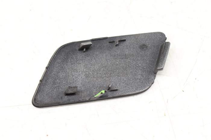 Front Bumper Towing Eye Cover Tow Hook Cover for A4 B7 04-08 8E0807241C at  Rs 1899/piece, Ahmedabad