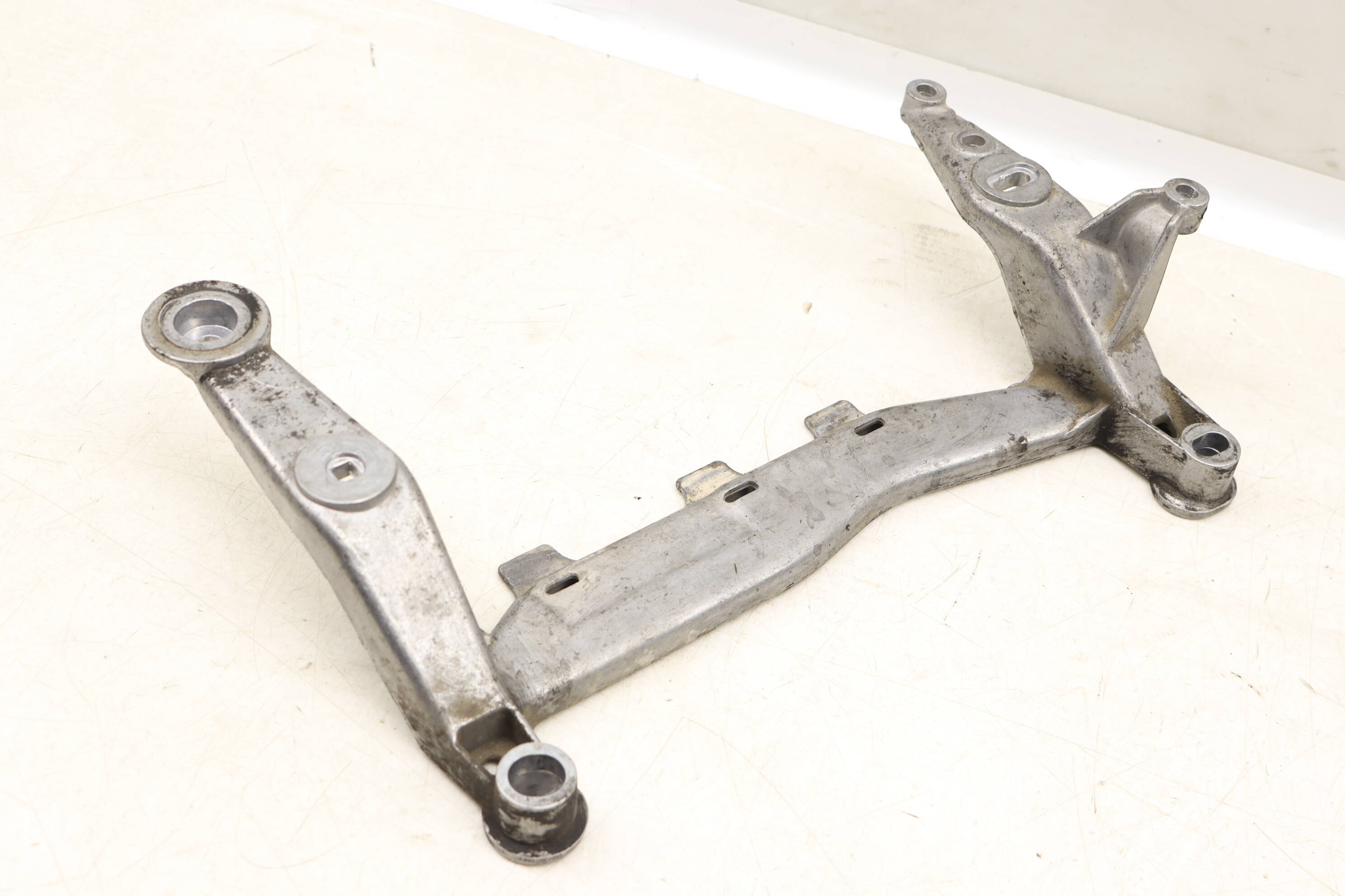 Air Suspension Pump Compressor Support Bracket 7L0616251