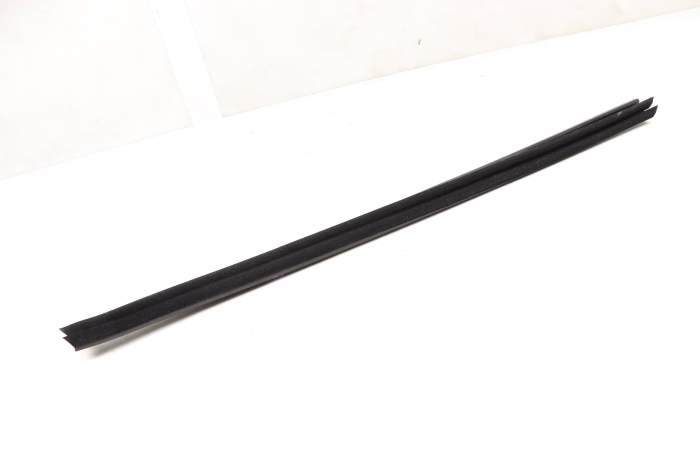 Door / Window Slot Seal (Inner) 8W0839480 main product photo