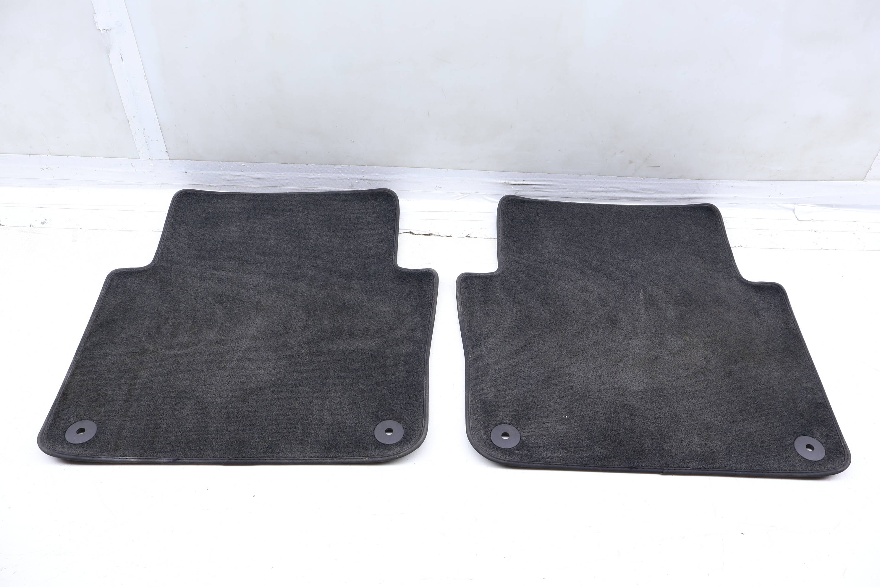 Carpet Floor Mat Set 4E0863011