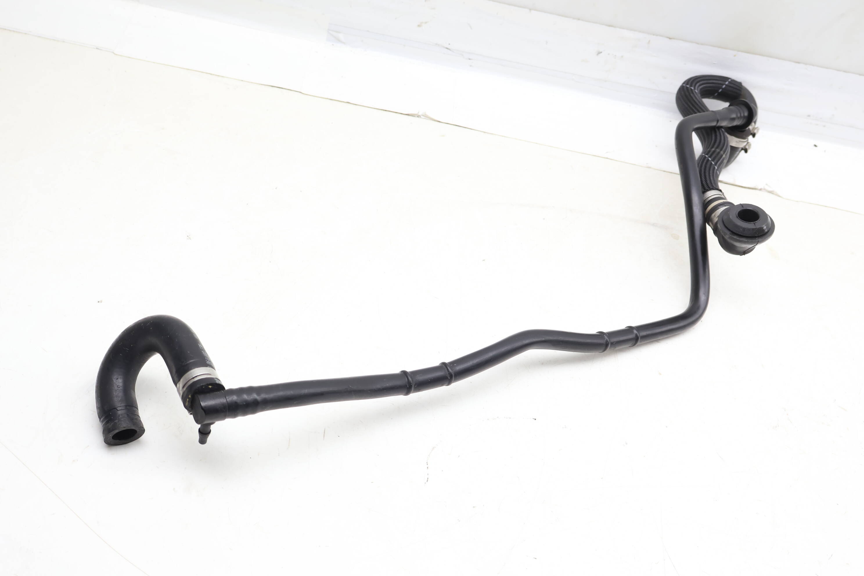 Vacuum Hose / Line / Tube 06E133773DD