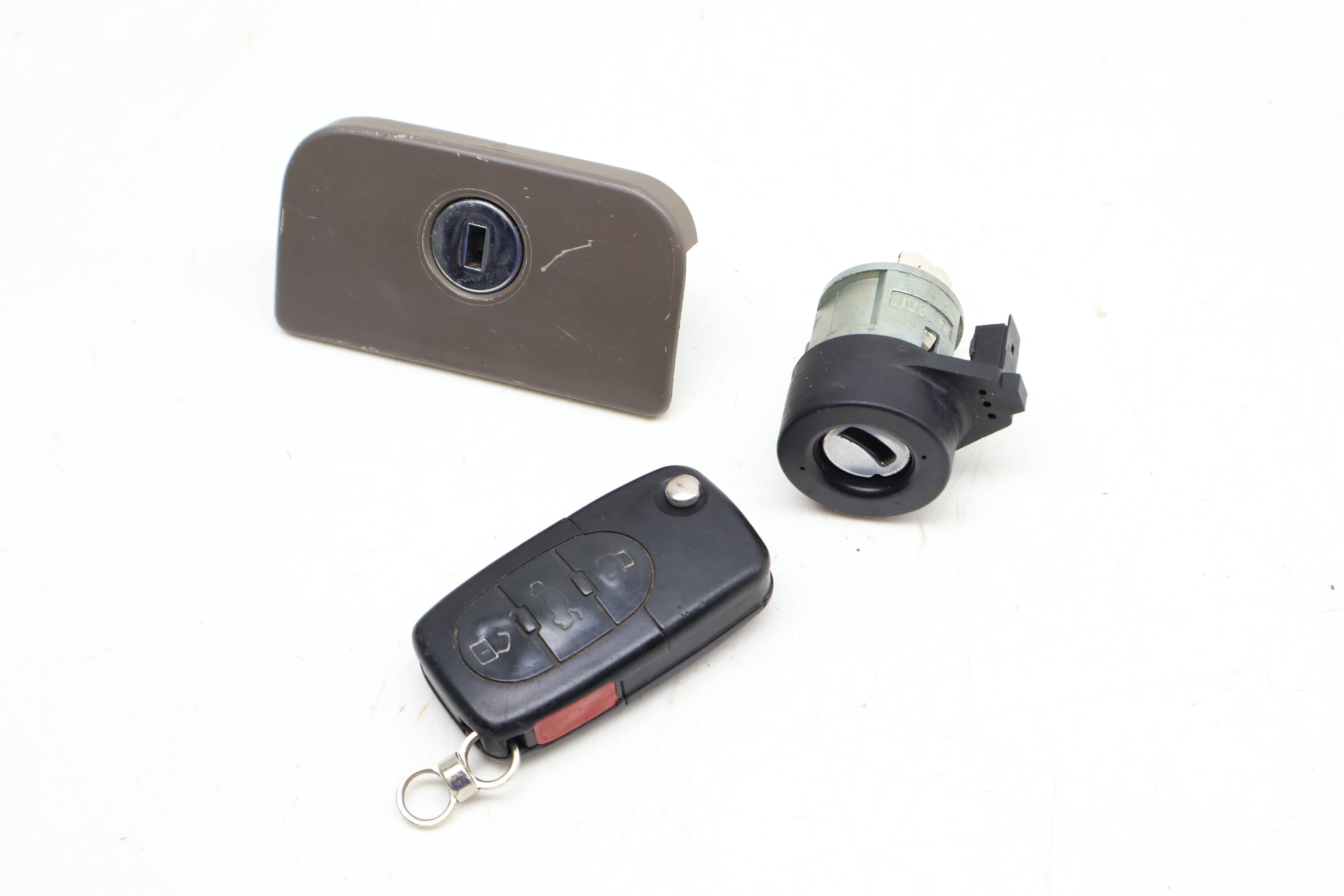 Ignition Lock Switch / Cylinder W/ Key 4B5898375A