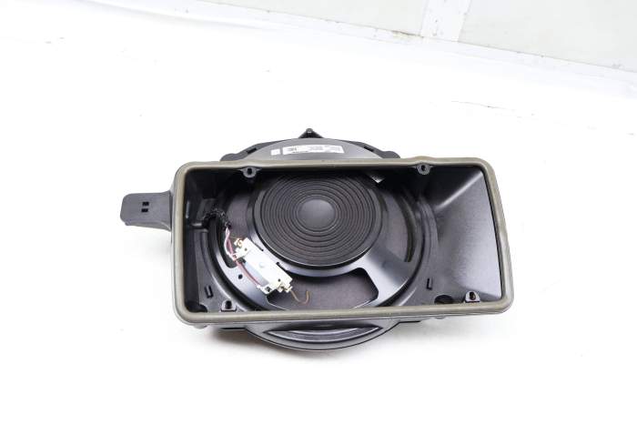 Center Deck Speaker / Woofer 8E5035412E main product photo