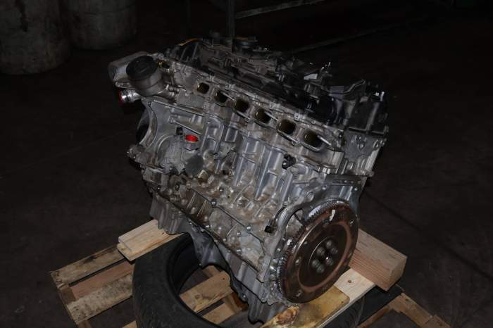 3.0L Engine Long Block Assembly 11002285395 main product photo