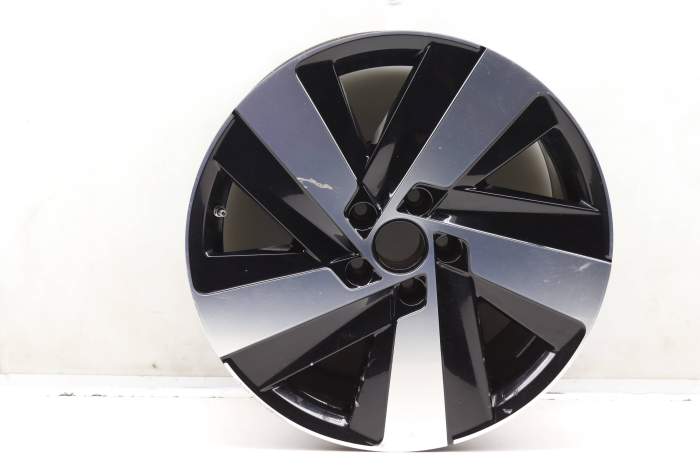 18" Inch Alloy Rim / Wheel 3G8601025AB main product photo