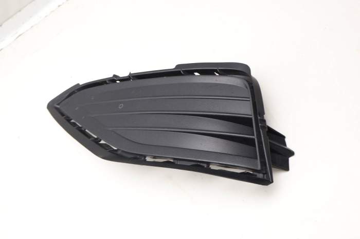 Bumper Grille (Lower) 17A853665 main product photo