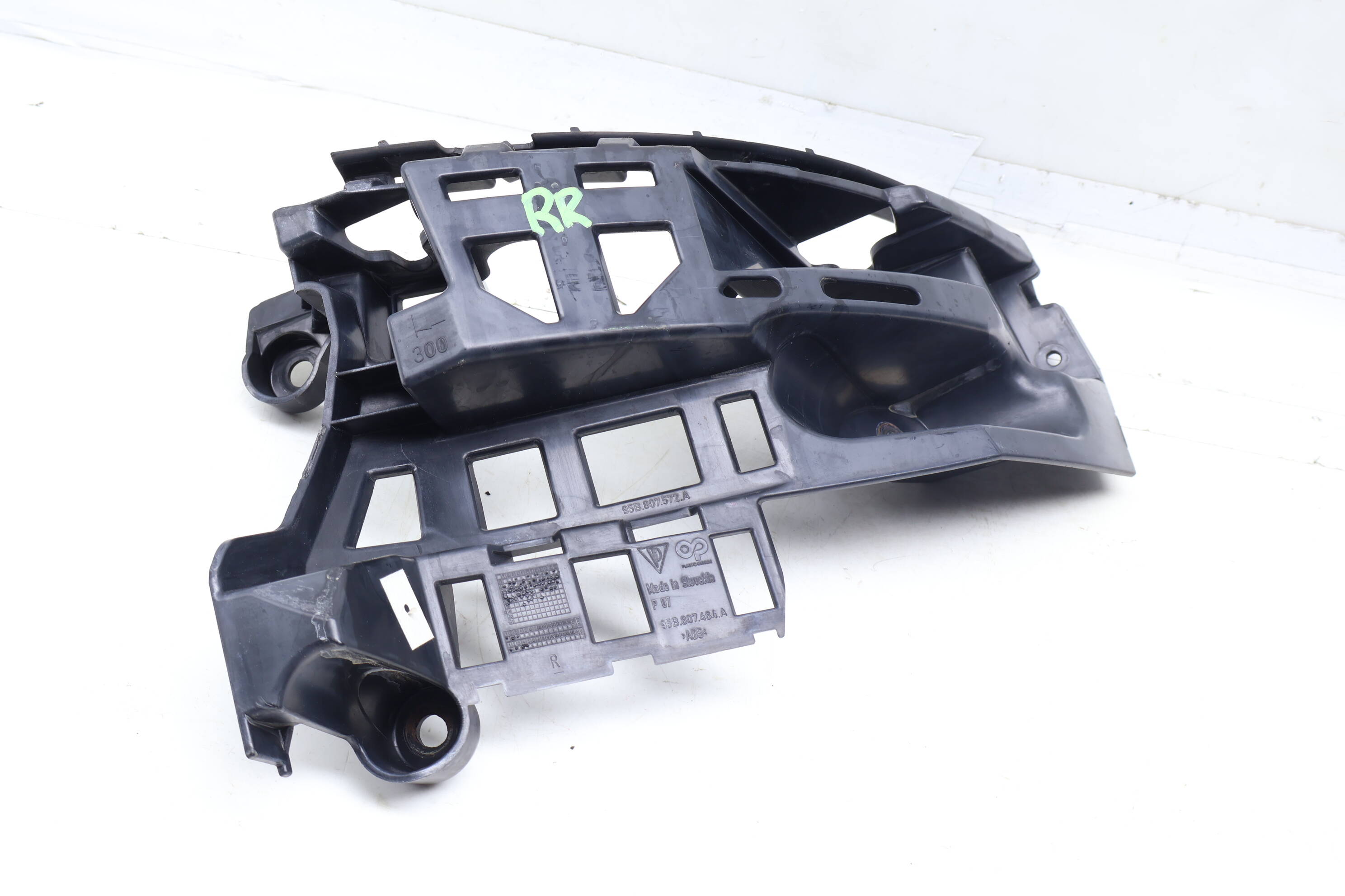 Bumper Mount Bracket 95B807484A