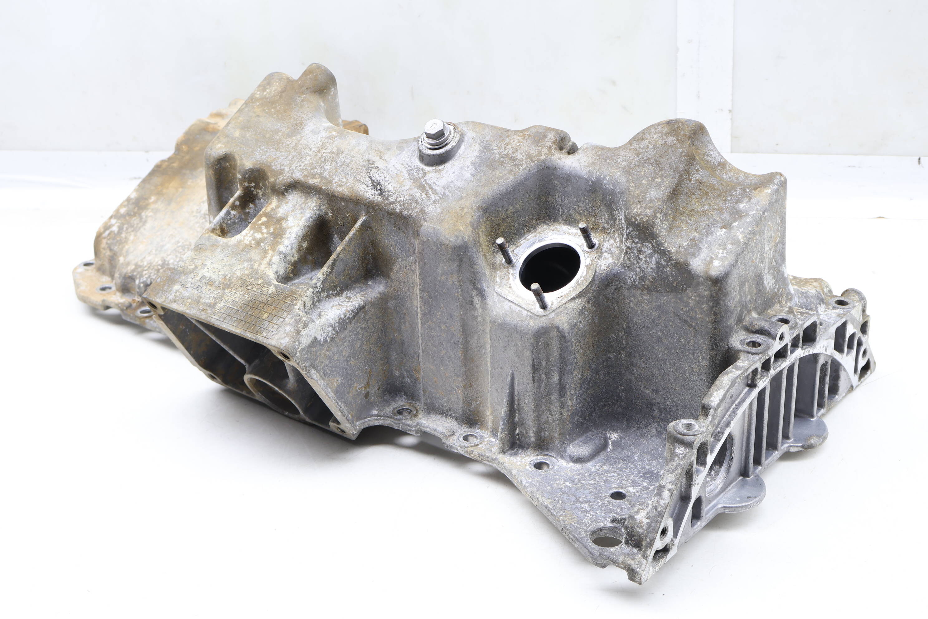 Engine&#x20;Oil&#x20;Pan&#x20;&#x2F;&#x20;Sump&#x20;11137635651