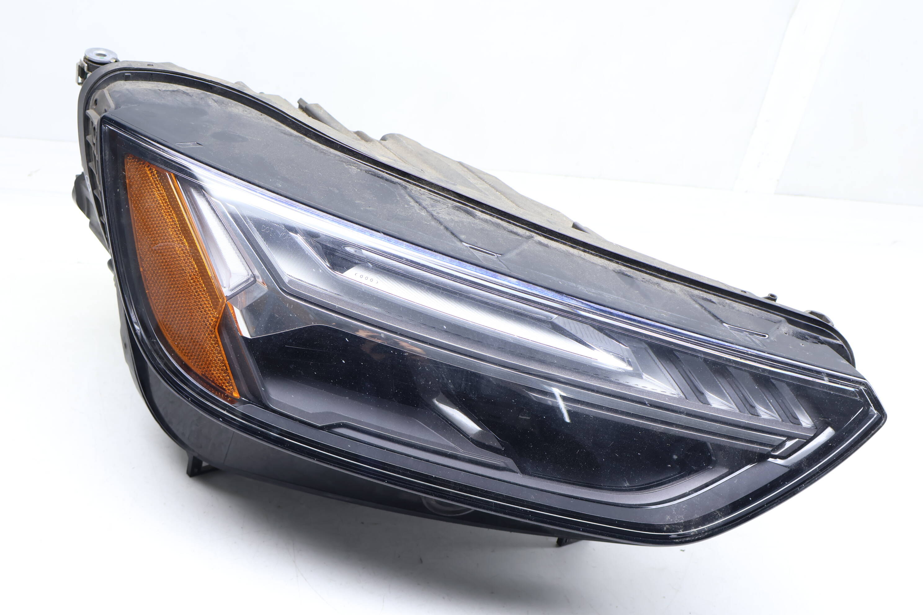 Led&#x20;Matrix&#x20;Headlight&#x20;&#x2F;&#x20;Headlamp&#x20;80A941036G