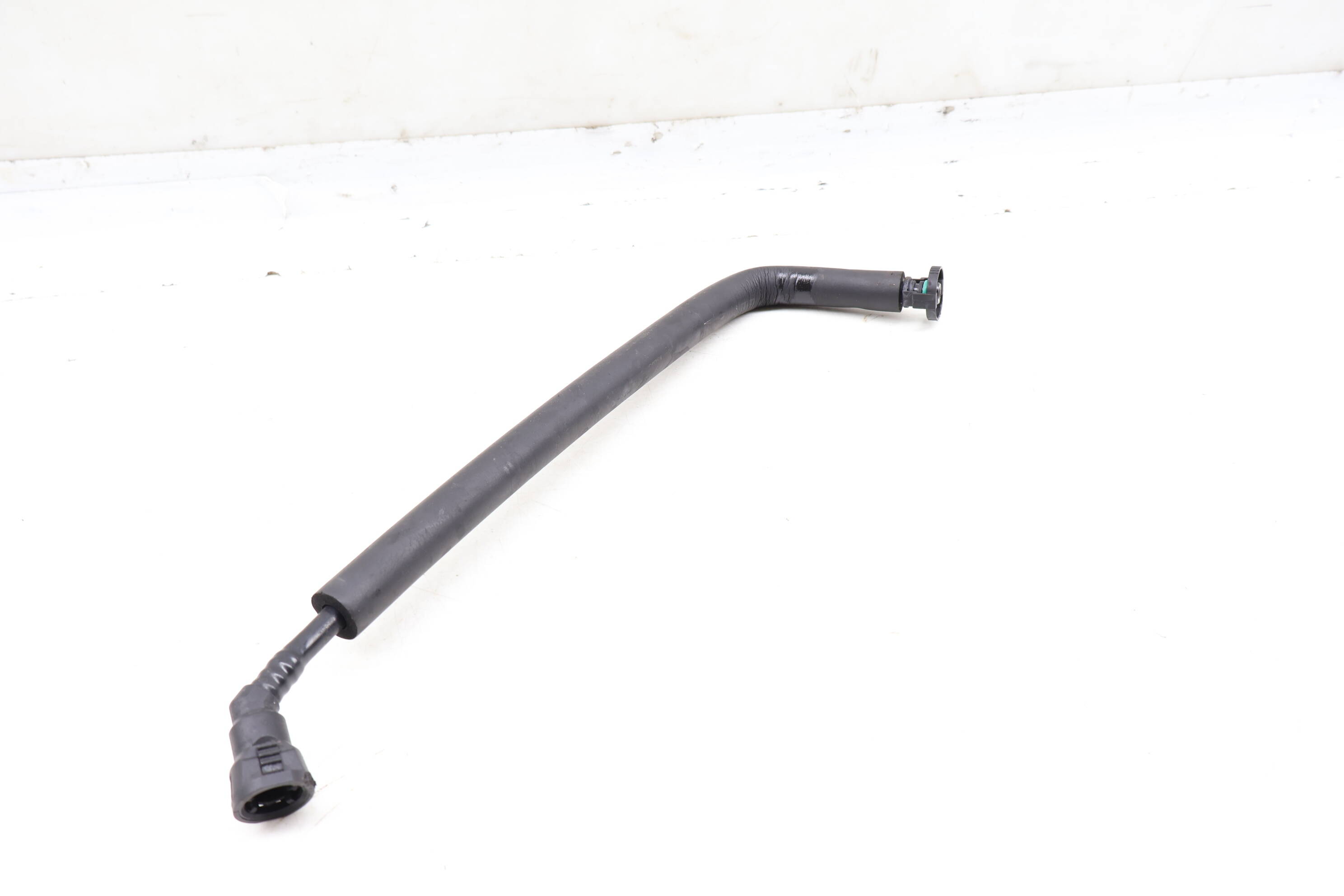 Crankcase Return Hose / Line / Pipe 11617504536