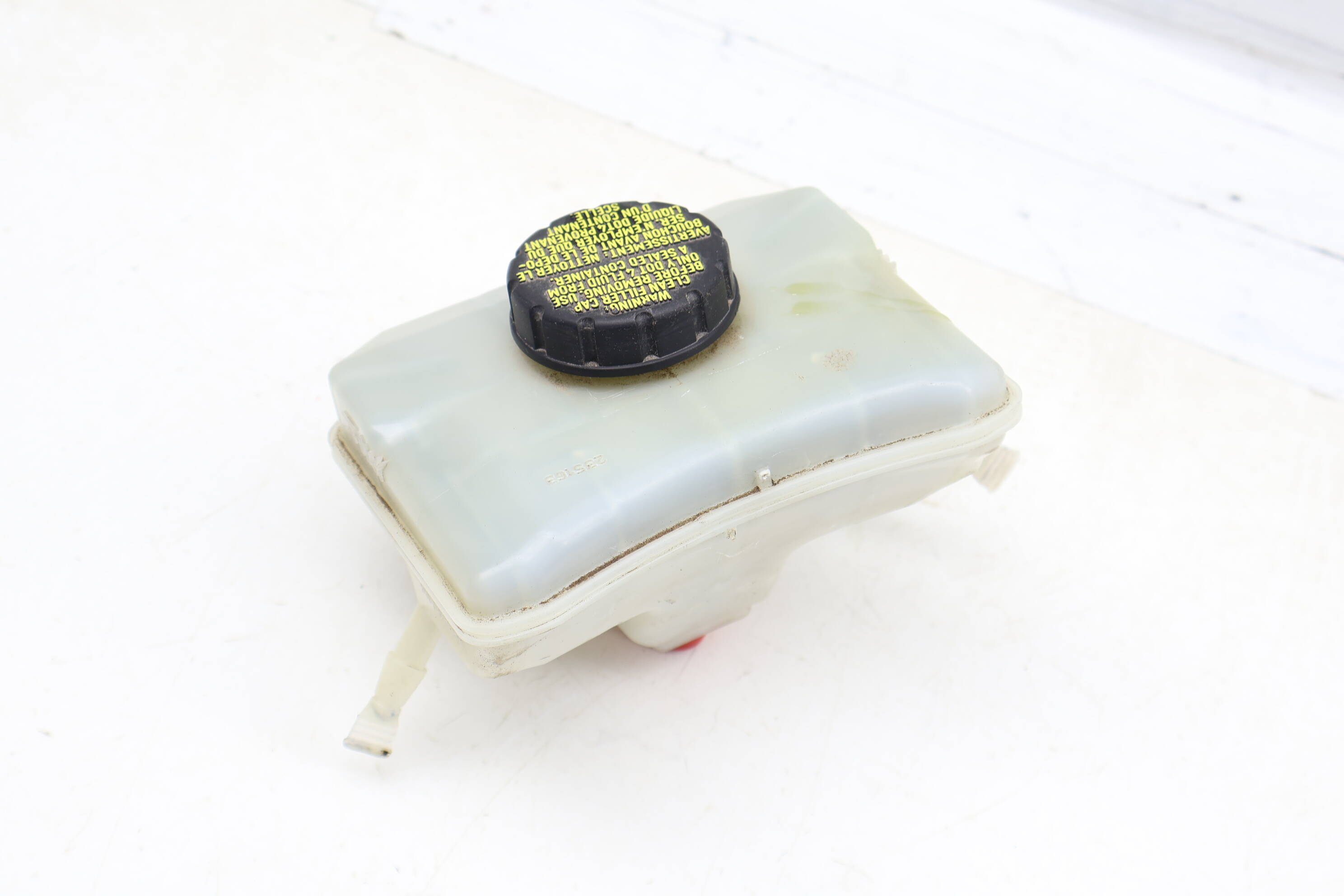 Brake Fluid Reservoir / Tank 8W0611301