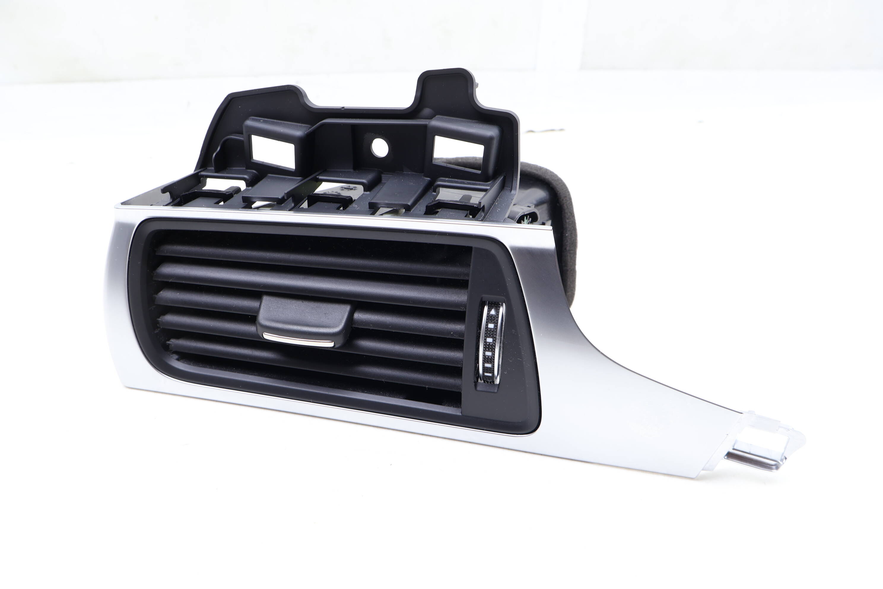 Dash Air Vent / Trim 4G1820901E