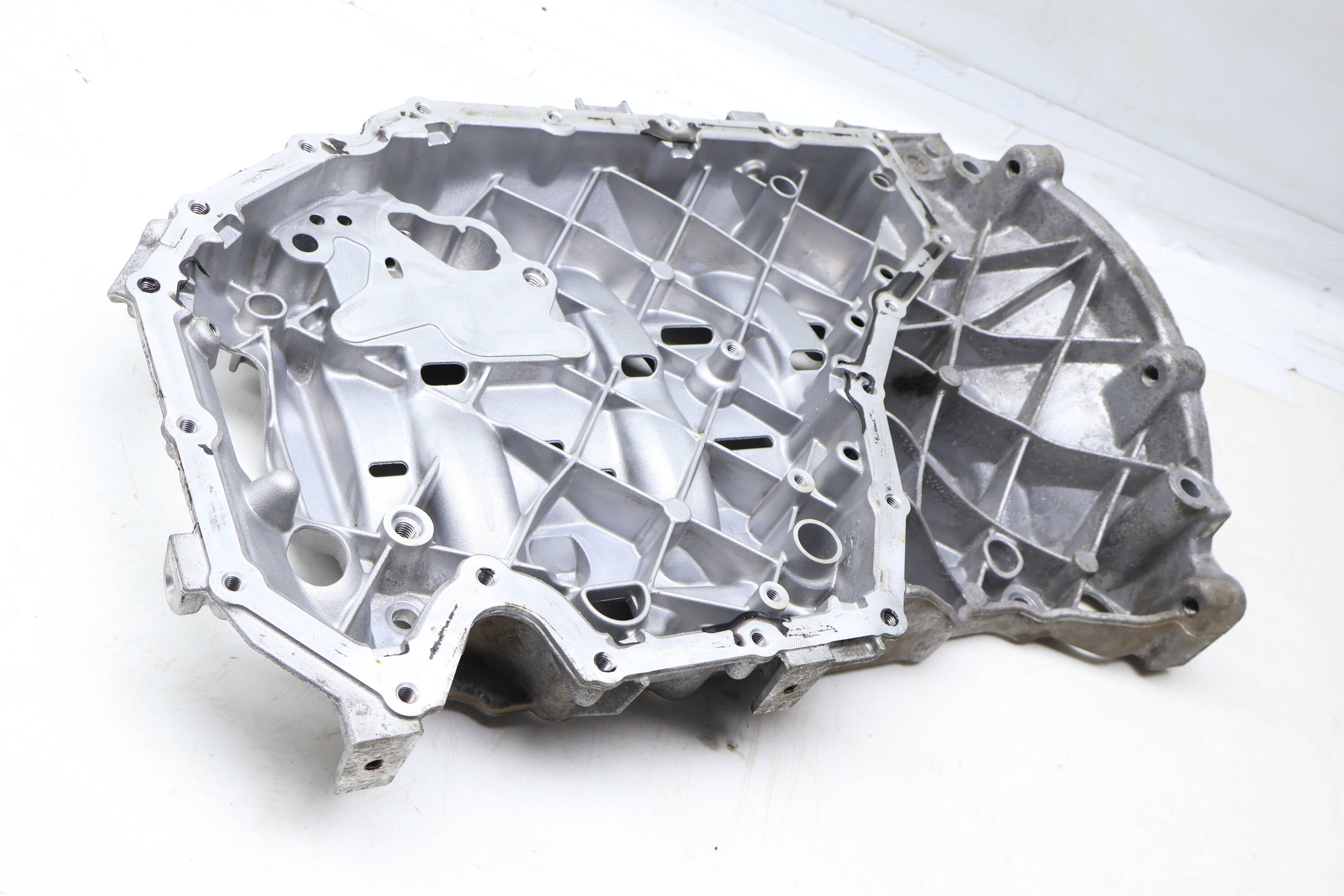 Upper Engine Oil Pan / Sump 06H103603AK