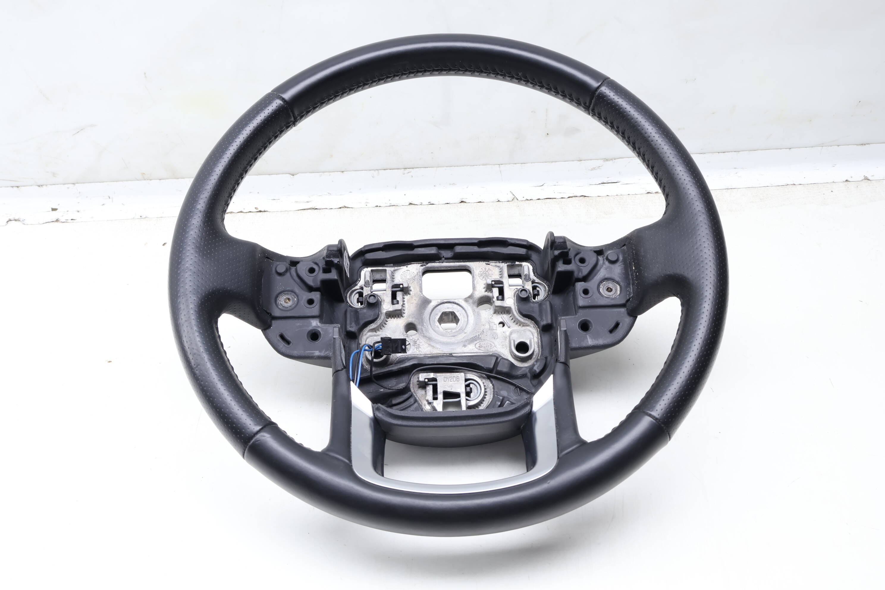 Heated Leather Steering Wheel LR043067