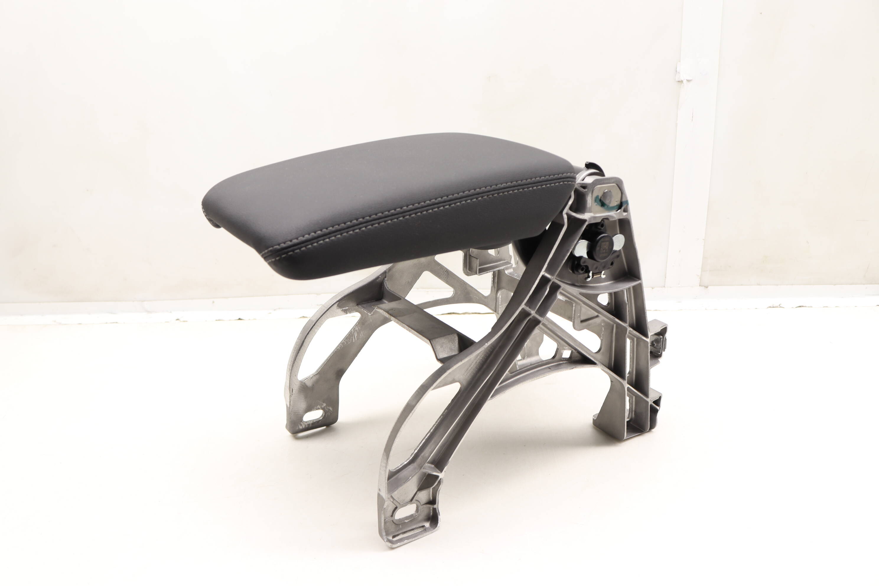 Center Armrest W/ Bracket 8W0864207AA