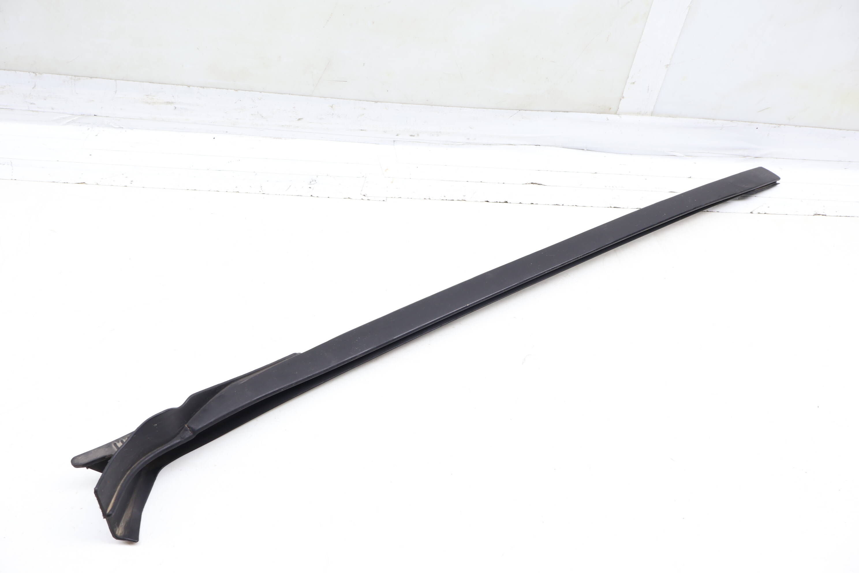 Windshield Drip Molding / Trim 51137399032