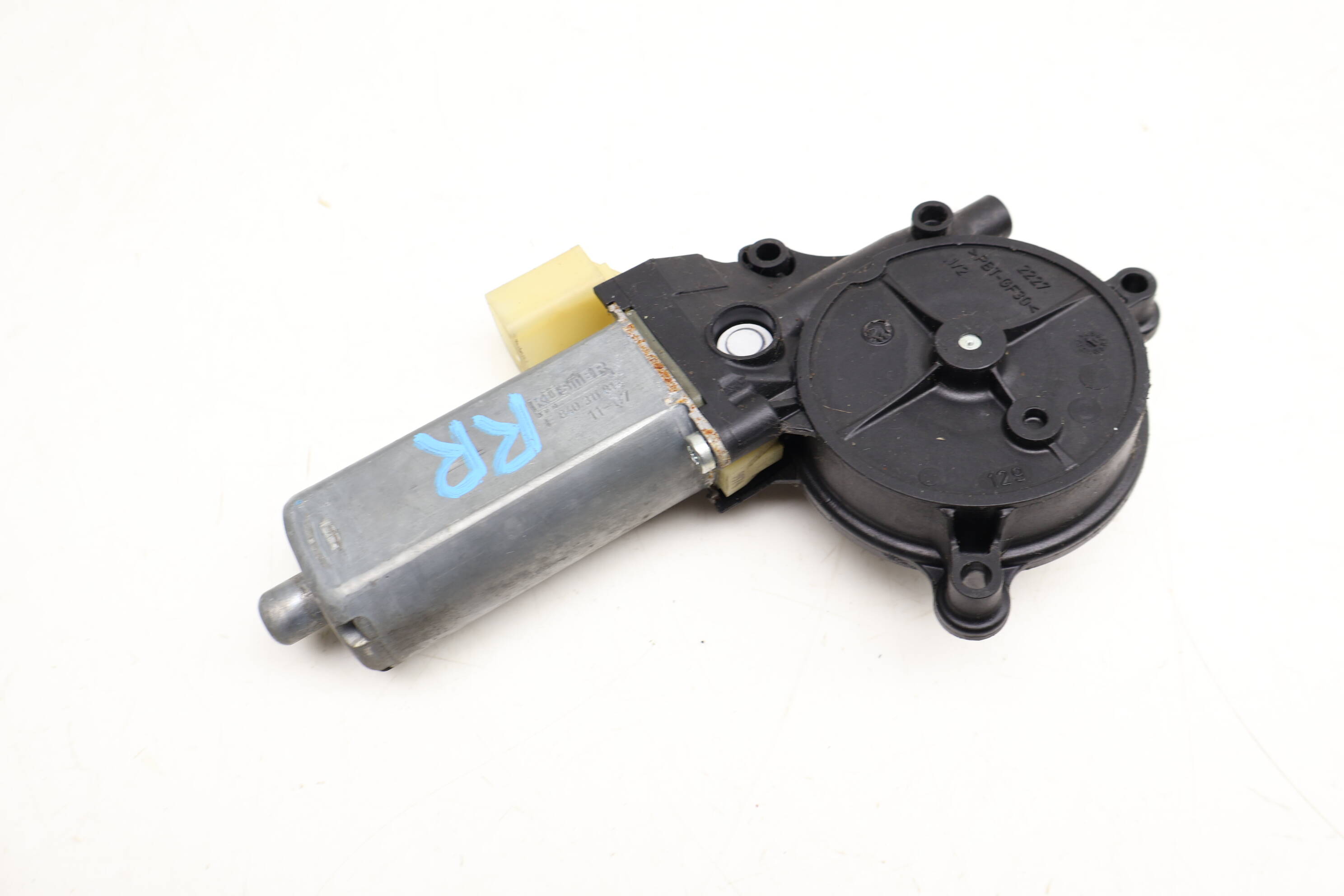 Convertible Quarter Window Motor 8F0959812