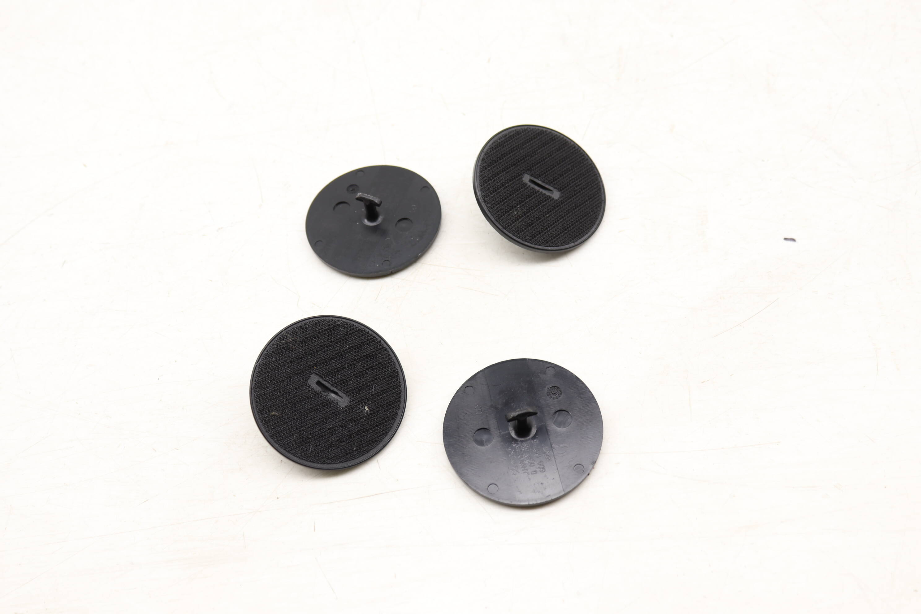 Carpet&#x20;Floor&#x20;Mat&#x20;Fastener&#x20;&#x2F;&#x20;Mount&#x20;Set&#x20;&#x28;4&#x29;&#x20;07149166609