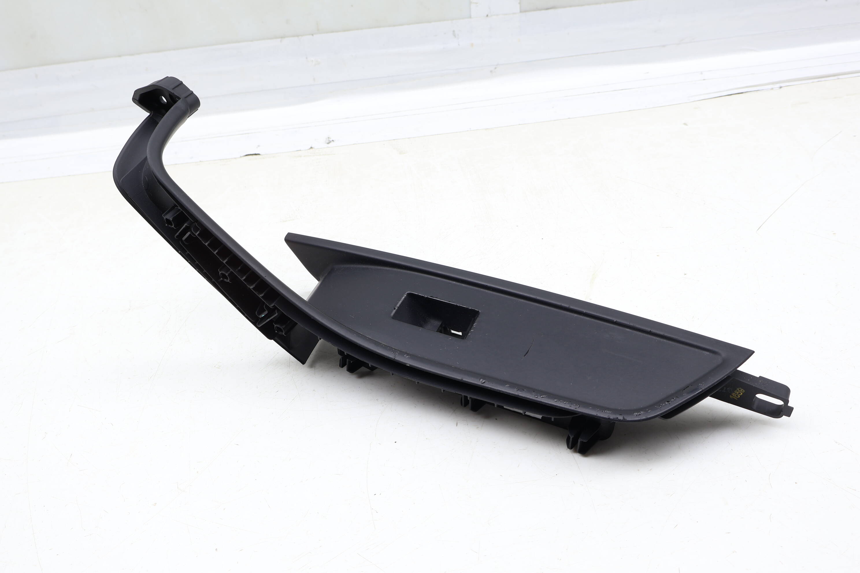 Door Panel Grab Handle Cover / Trim 8W6867172A