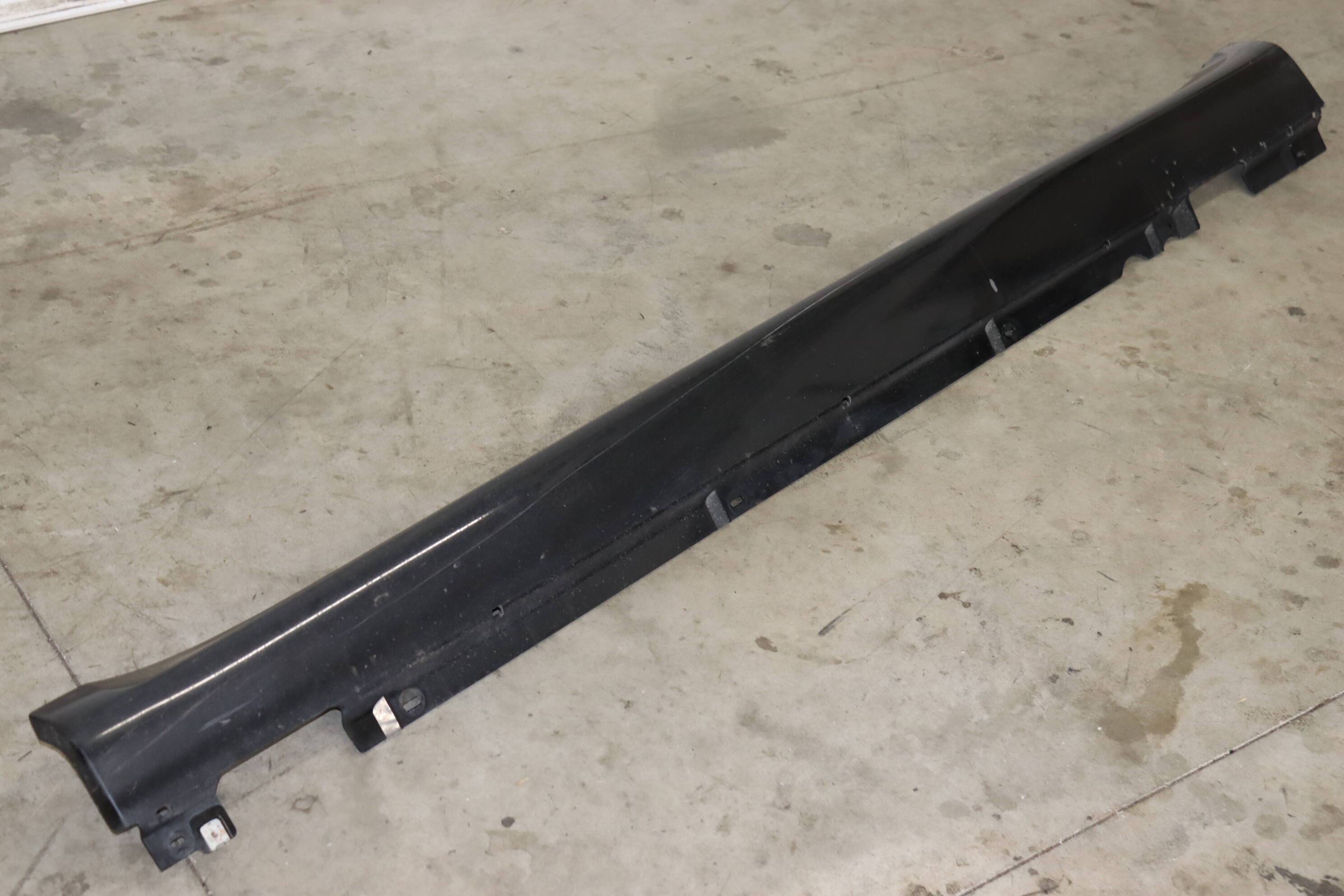 Side Skirt / Rocker Panel 95B854883A