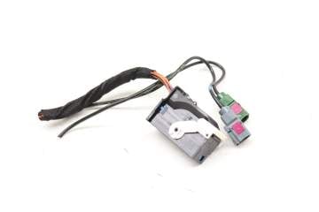 Rear View / Backup Camera Module Wiring Connector / Pigtail