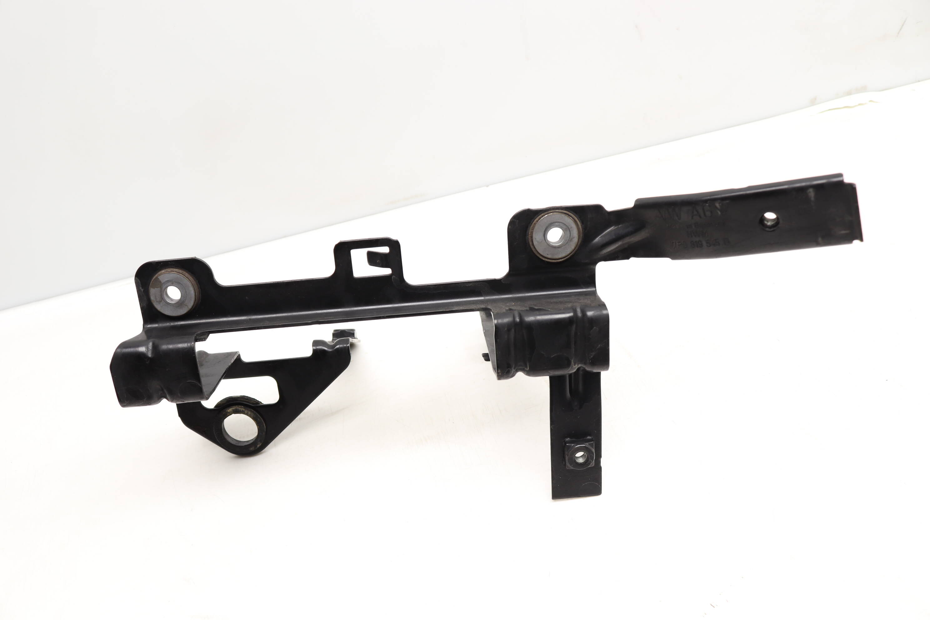 Coolant / Water Pump Mount Bracket 7P0819545B 95857254501