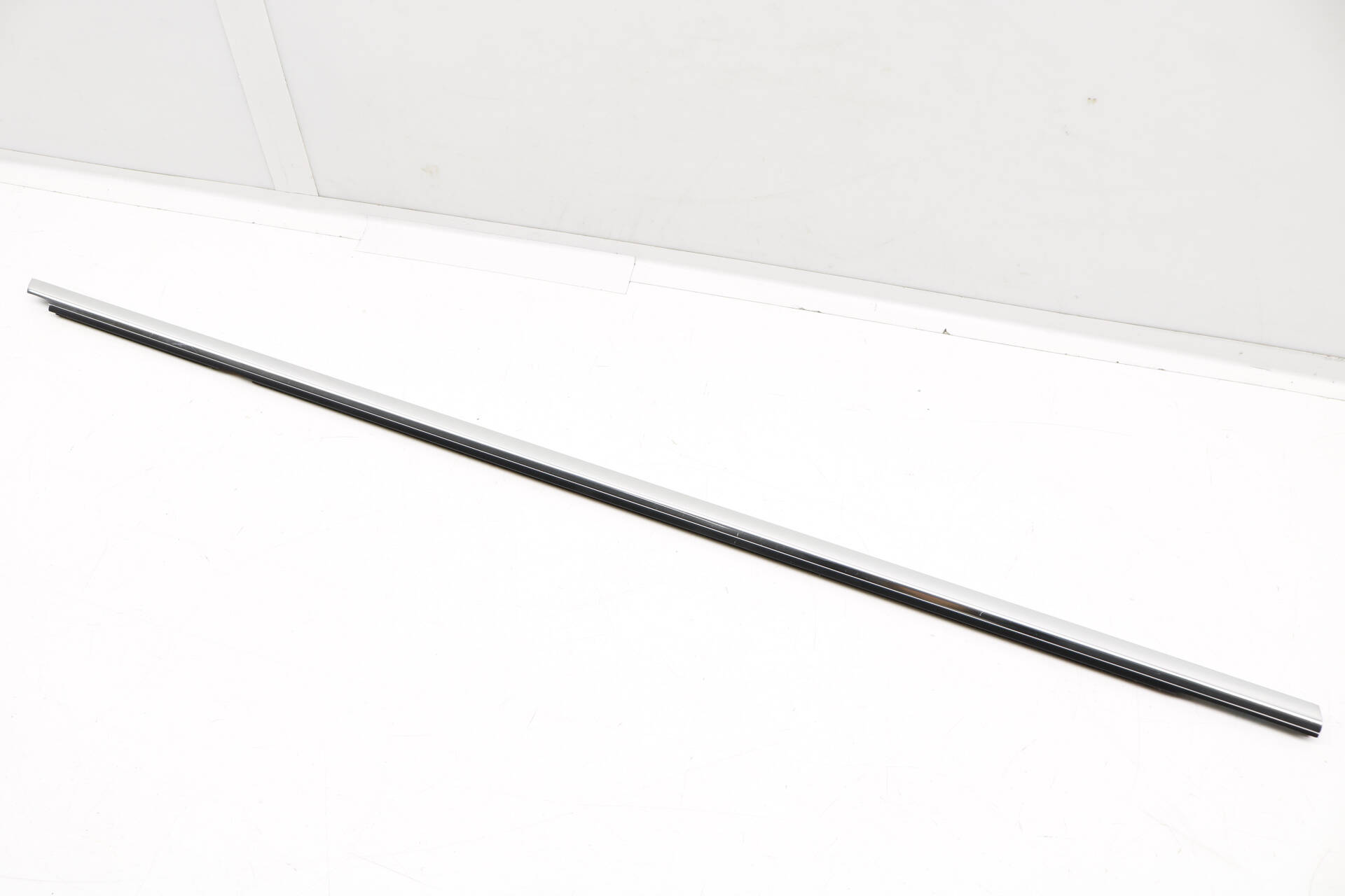 Outer Door Window Slot Seal / Trim 7P0837476H 95855947602