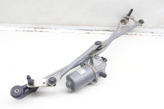 Windshield Wiper Transmission W/ Motor 61617191885 main product photo