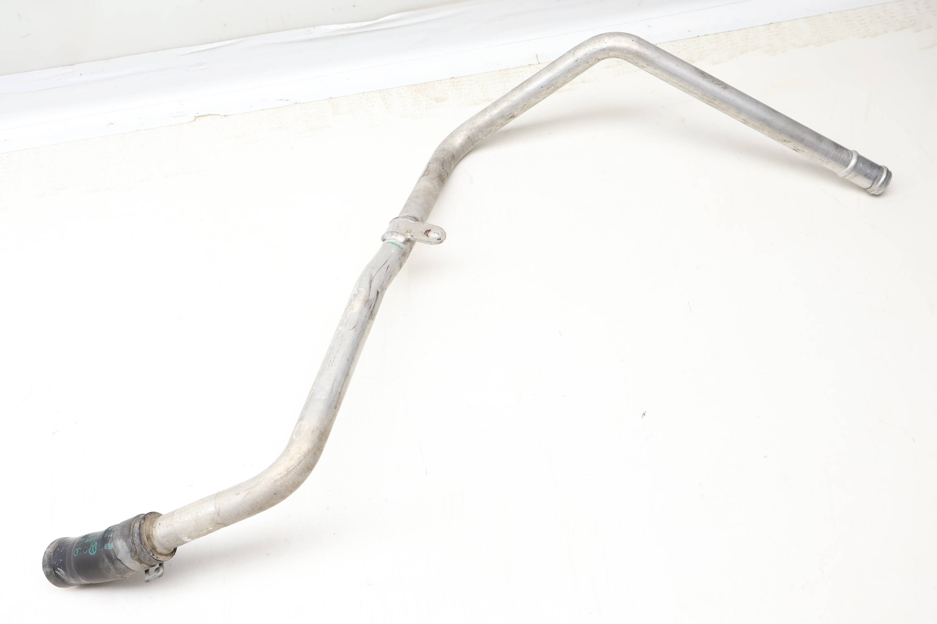 Coolant Supply Line / Pipe 7L0819925AG