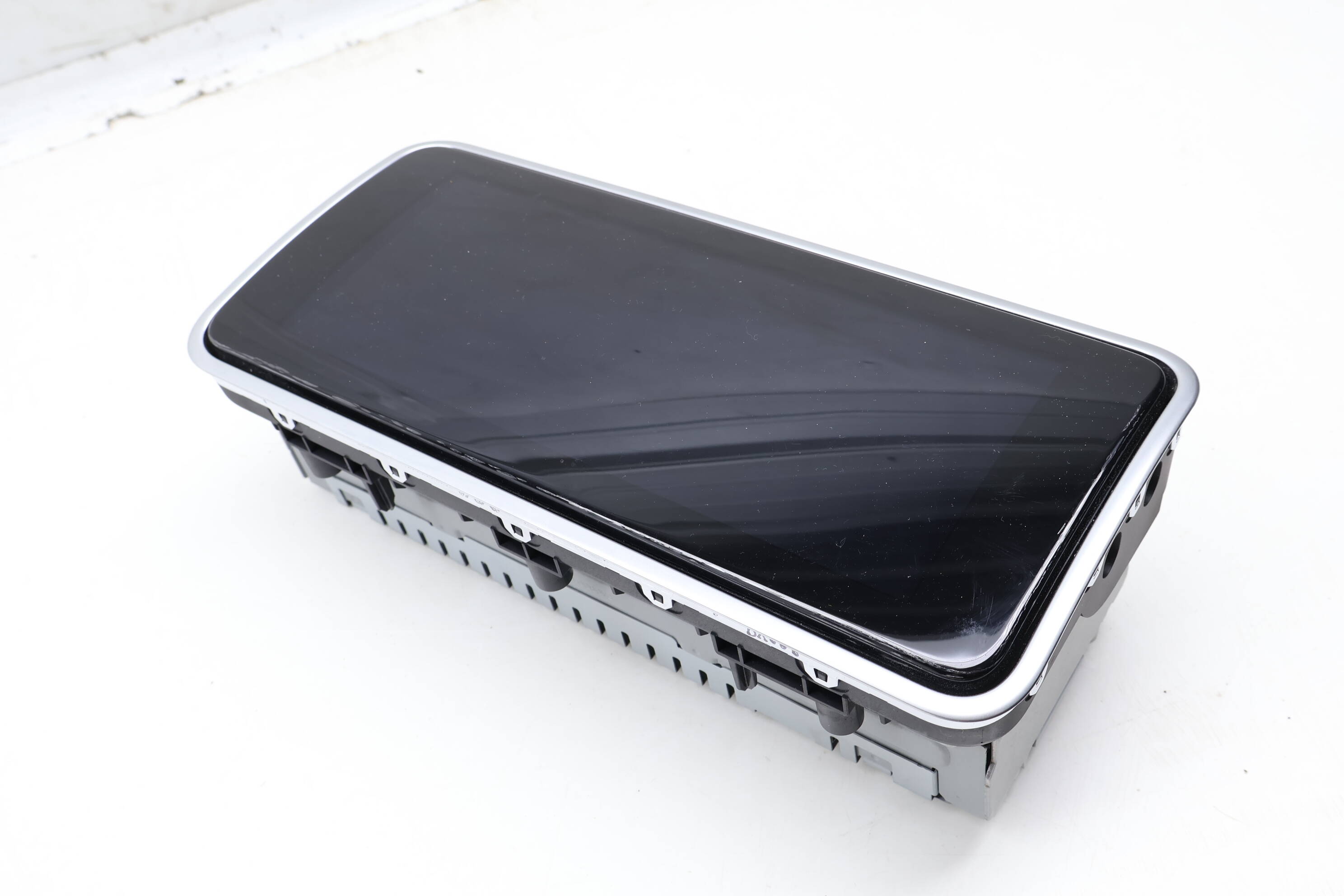 Radio / Navigation Display Unit L8A219C279AA