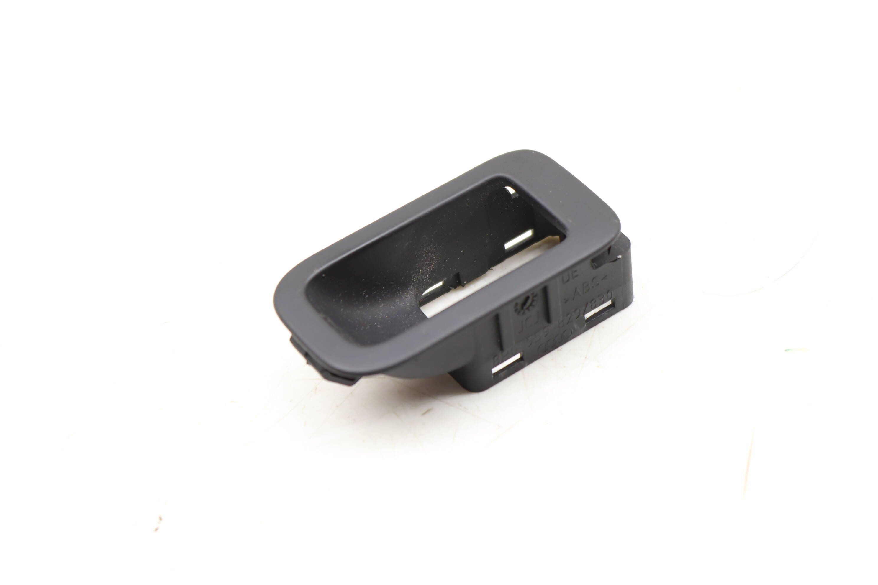 Trunk / Hatch Switch / Button Trim 8R0959829