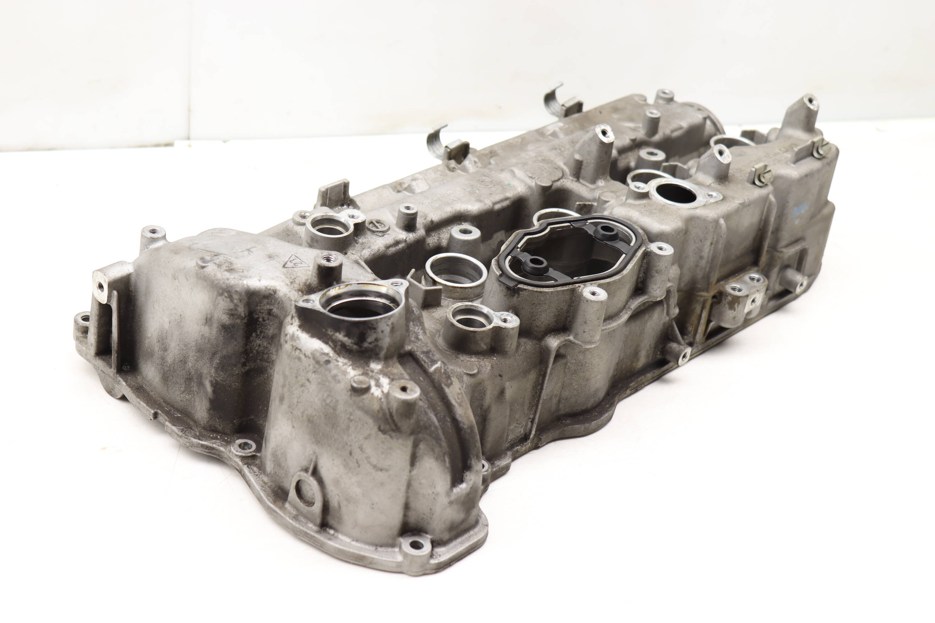 BMW Right Engine Valve / Cylinder Head Cover 11127638639