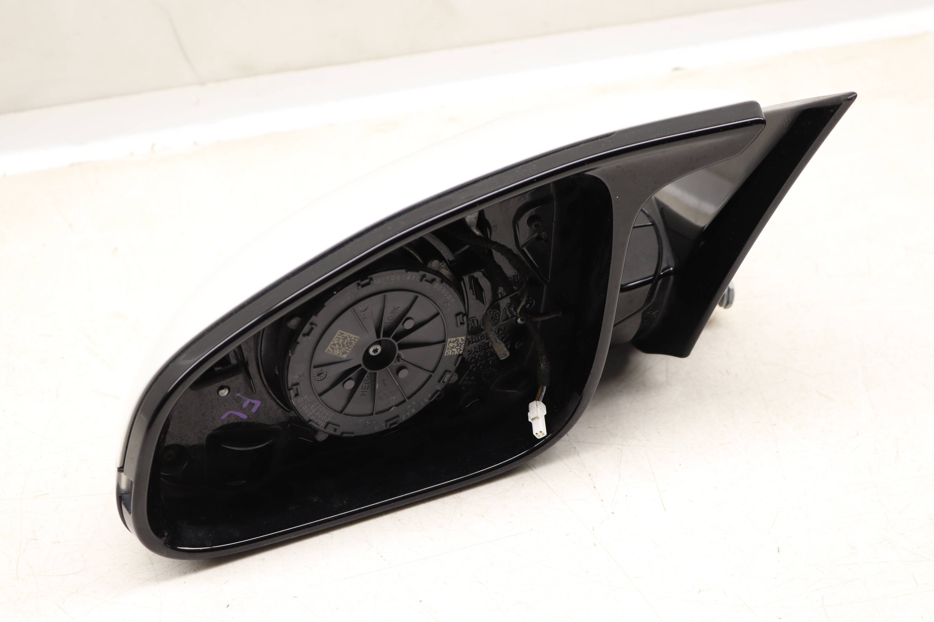 Side&#x20;View&#x20;Mirror&#x20;51168059541