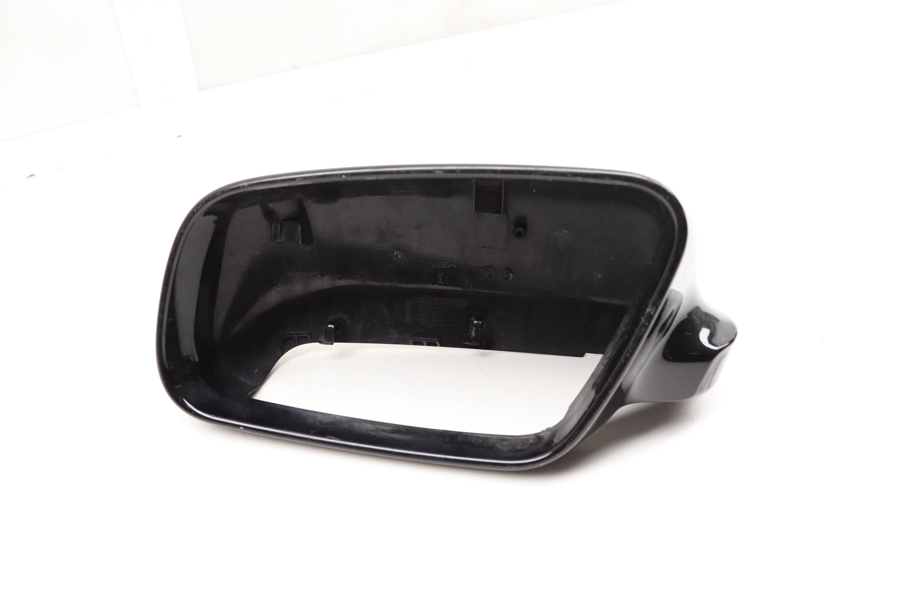 Side View Mirror Housing 8D0857507