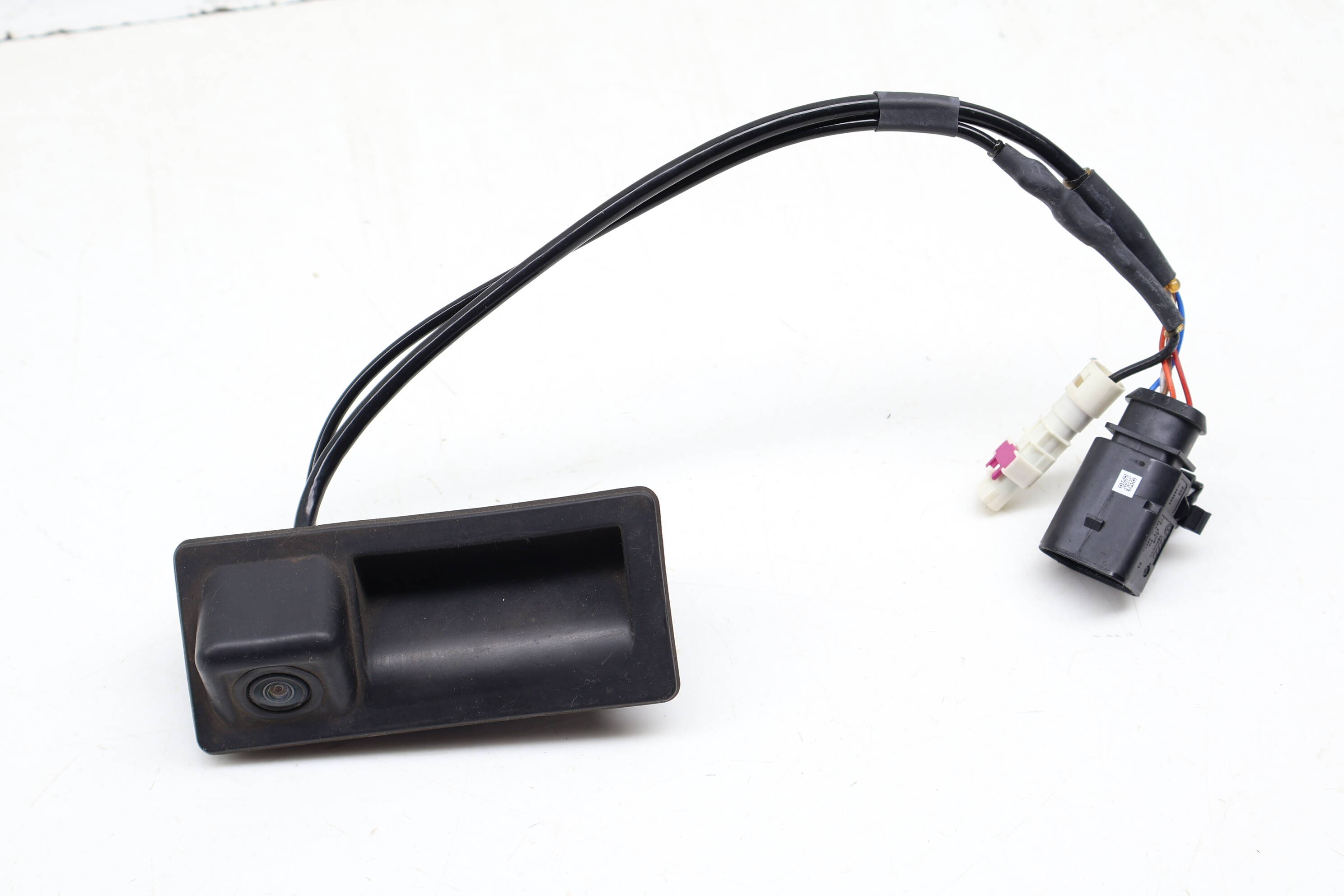Trunk Hatch Release Handle / Switch W/ Camera 7P5827566M 95864529012