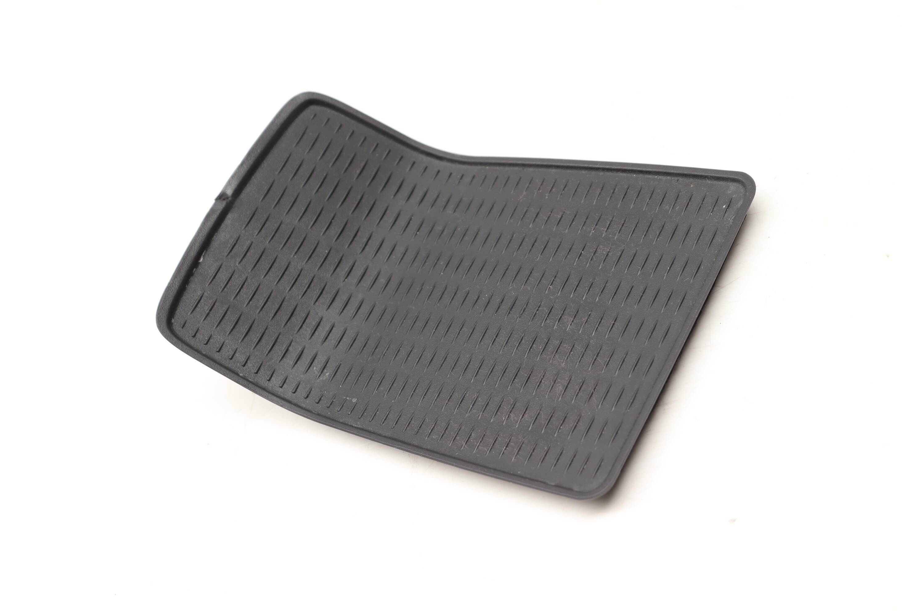 Center&#x20;Console&#x20;Tray&#x20;Rubber&#x20;Insert&#x20;51166960695