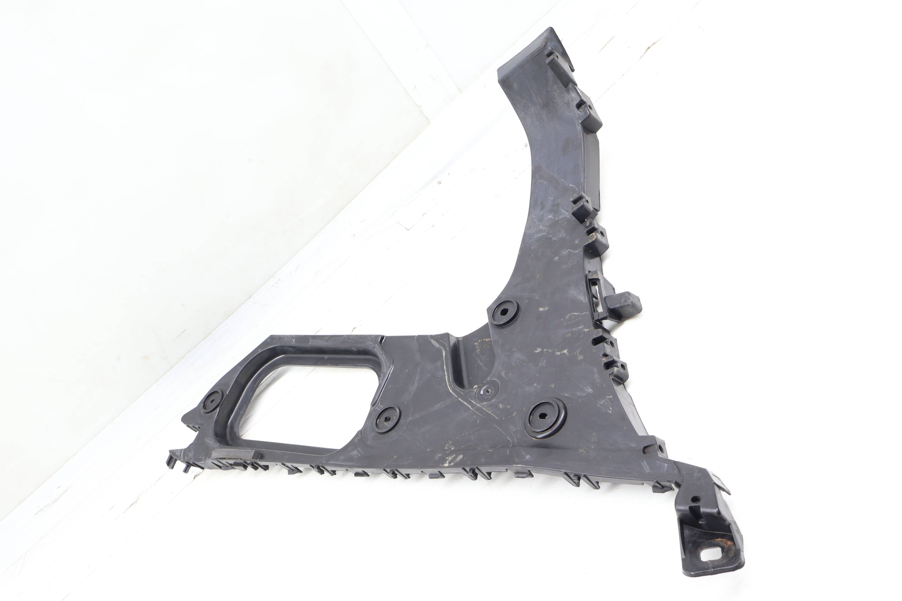 Bumper Guide / Bracket 4L0807454A