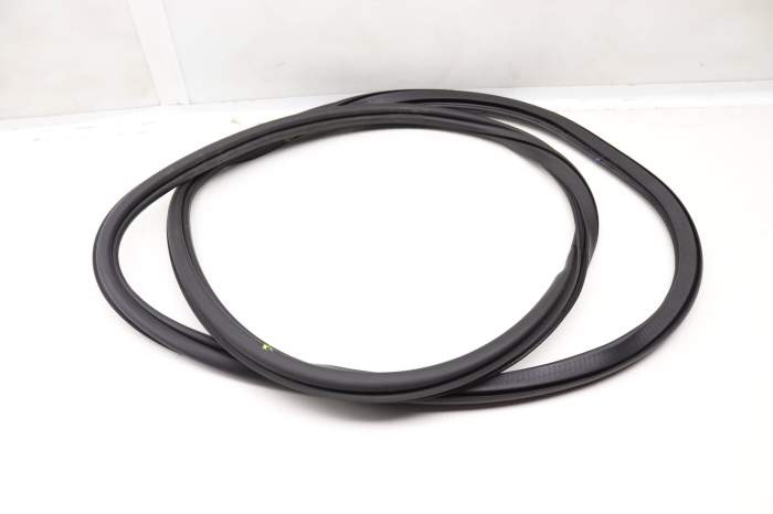 Inner Door Seal / Weather Stripping 2GJ867368D main product photo