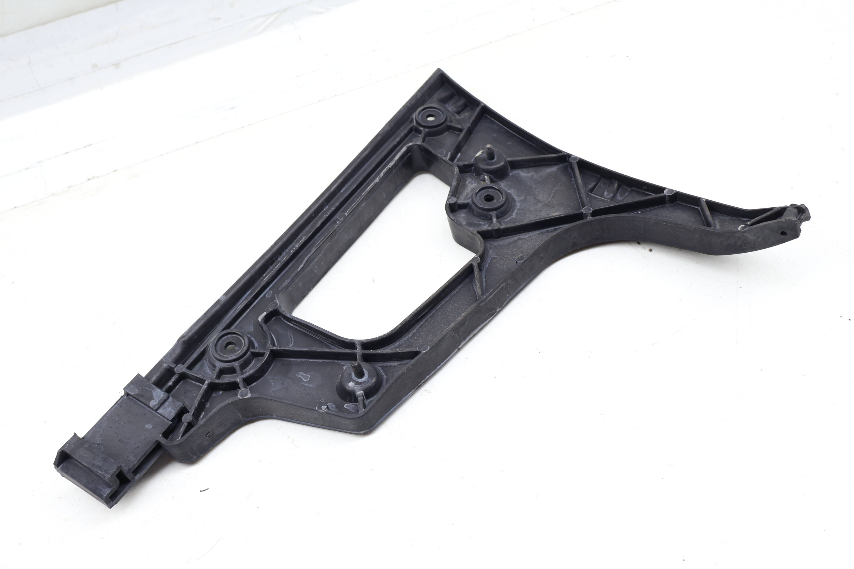 Bumper Guide / Bracket 8T0807453