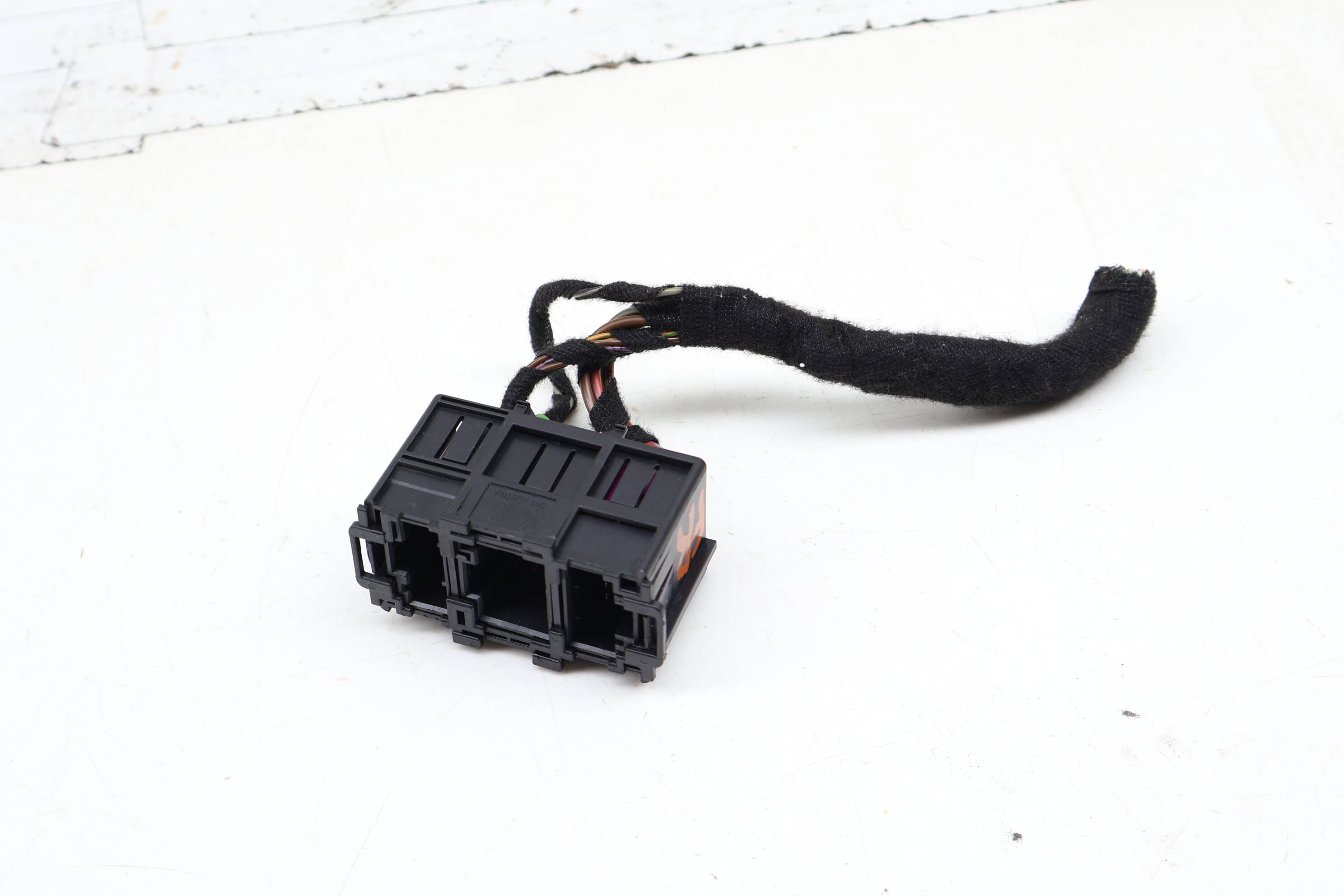 Door Wiring Harness Connector / Pigtail 7L0937545