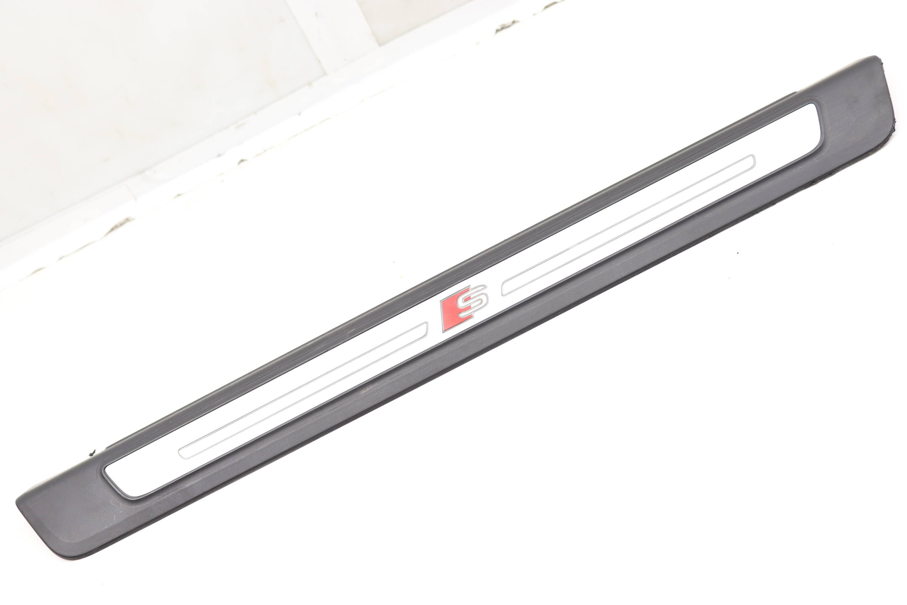 Door Sill Panel / Scuff Plate (S Line) 80A947418C