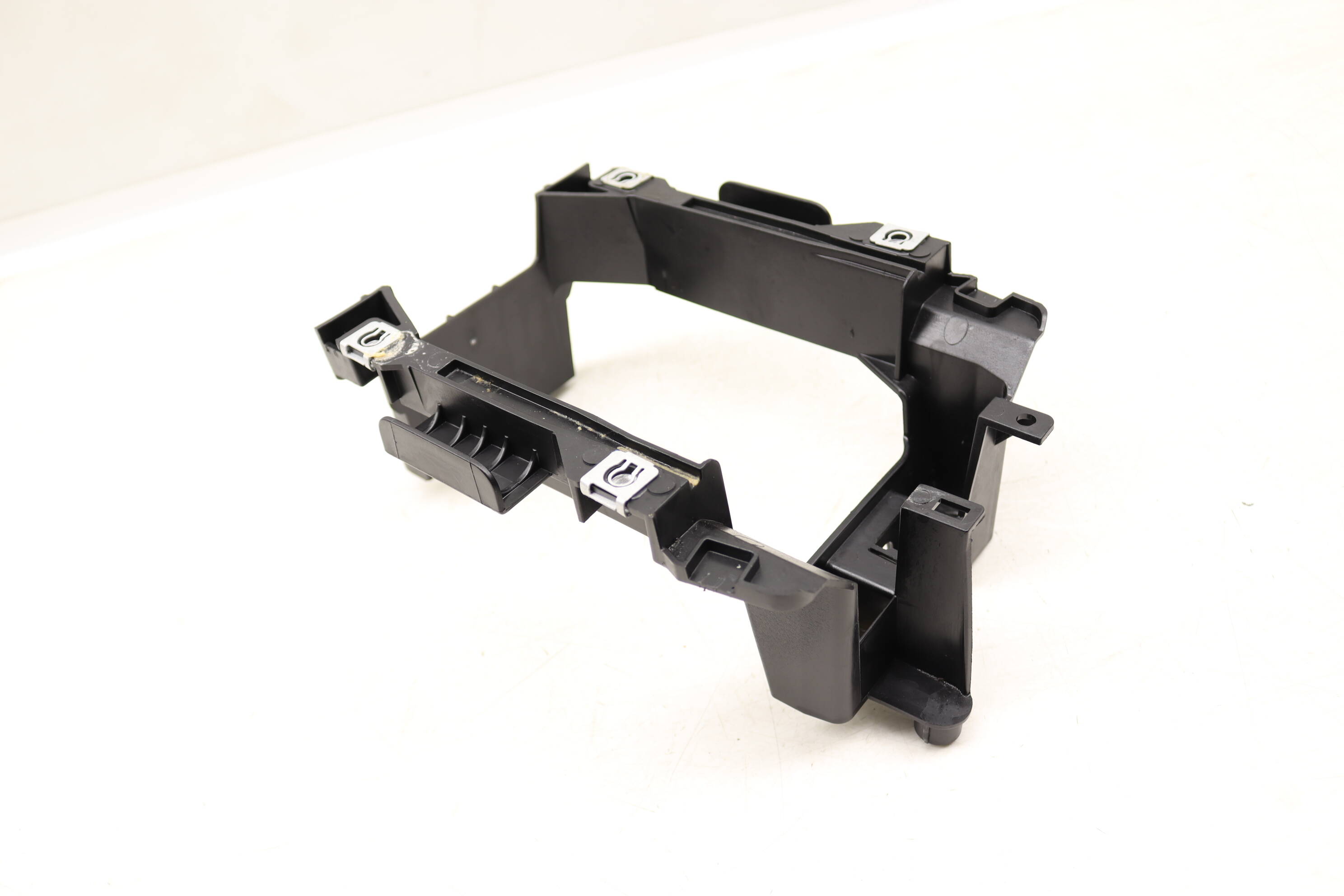 Center Console Mount / Bracket 8V0863531