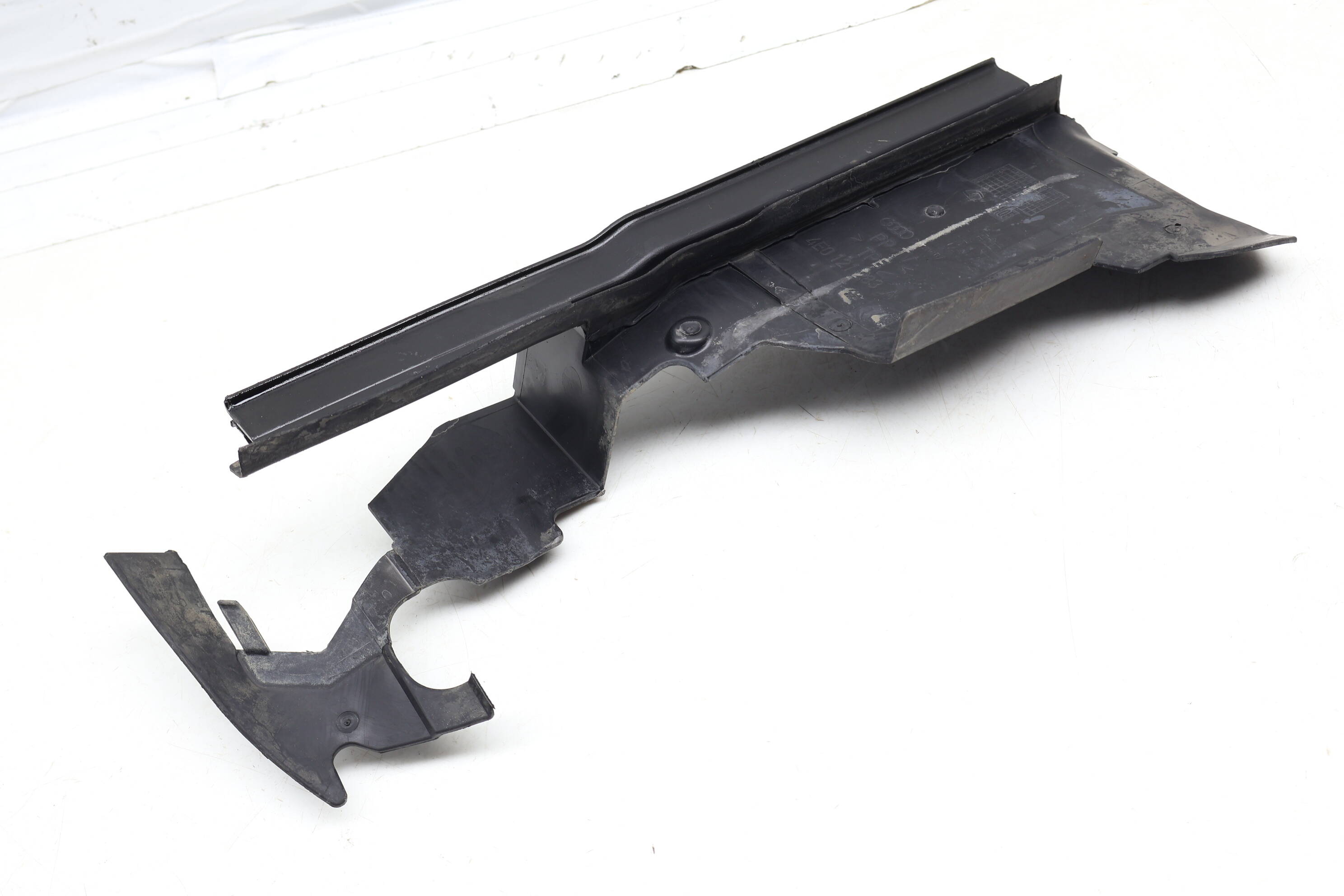 Radiator Air Duct / Guide 4E0121283A