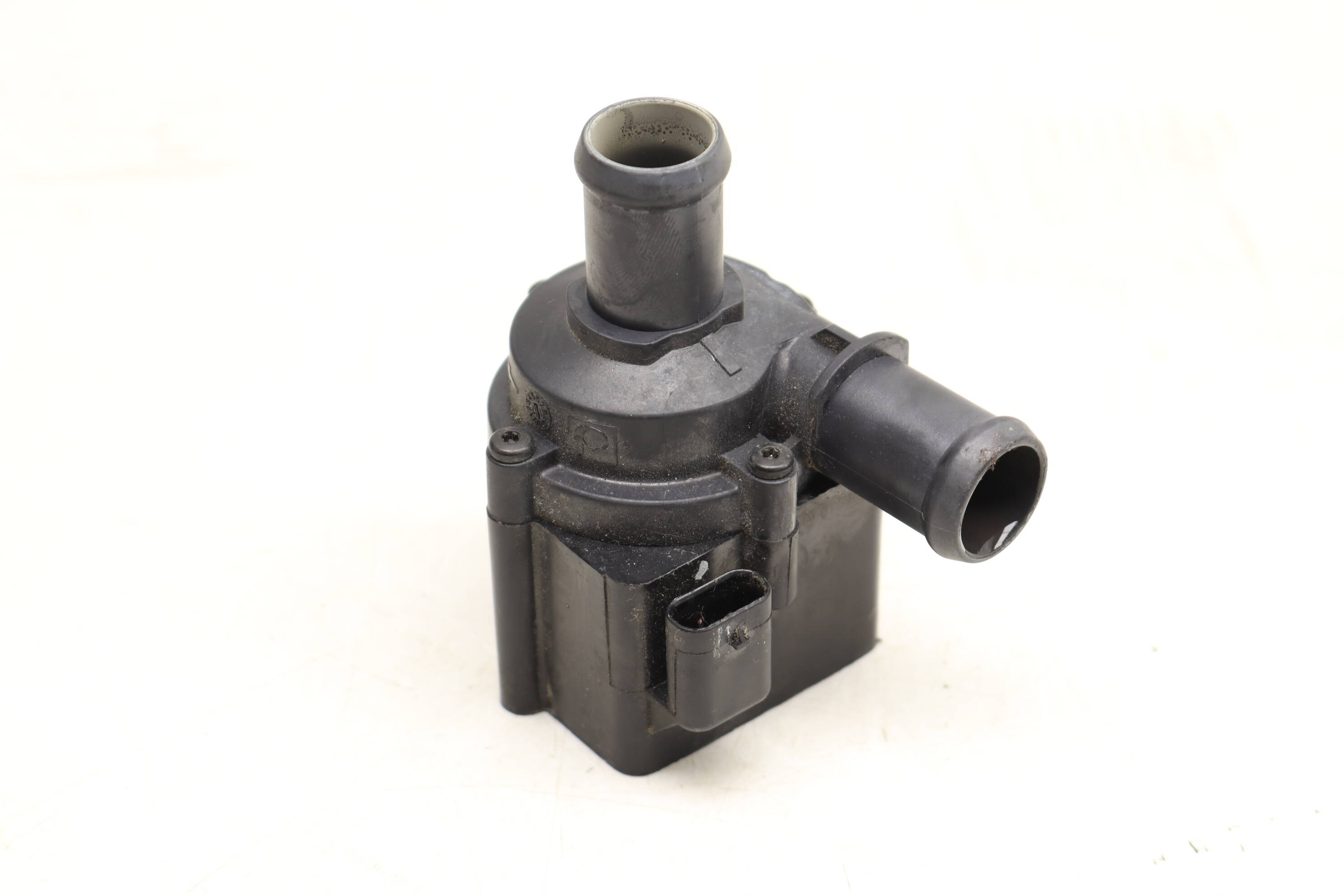 Auxiliary Coolant / Water Pump 06H121601N