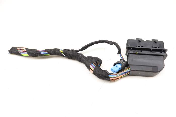 Door Wiring Harness Connector / Pigtail 0009824209 main product photo