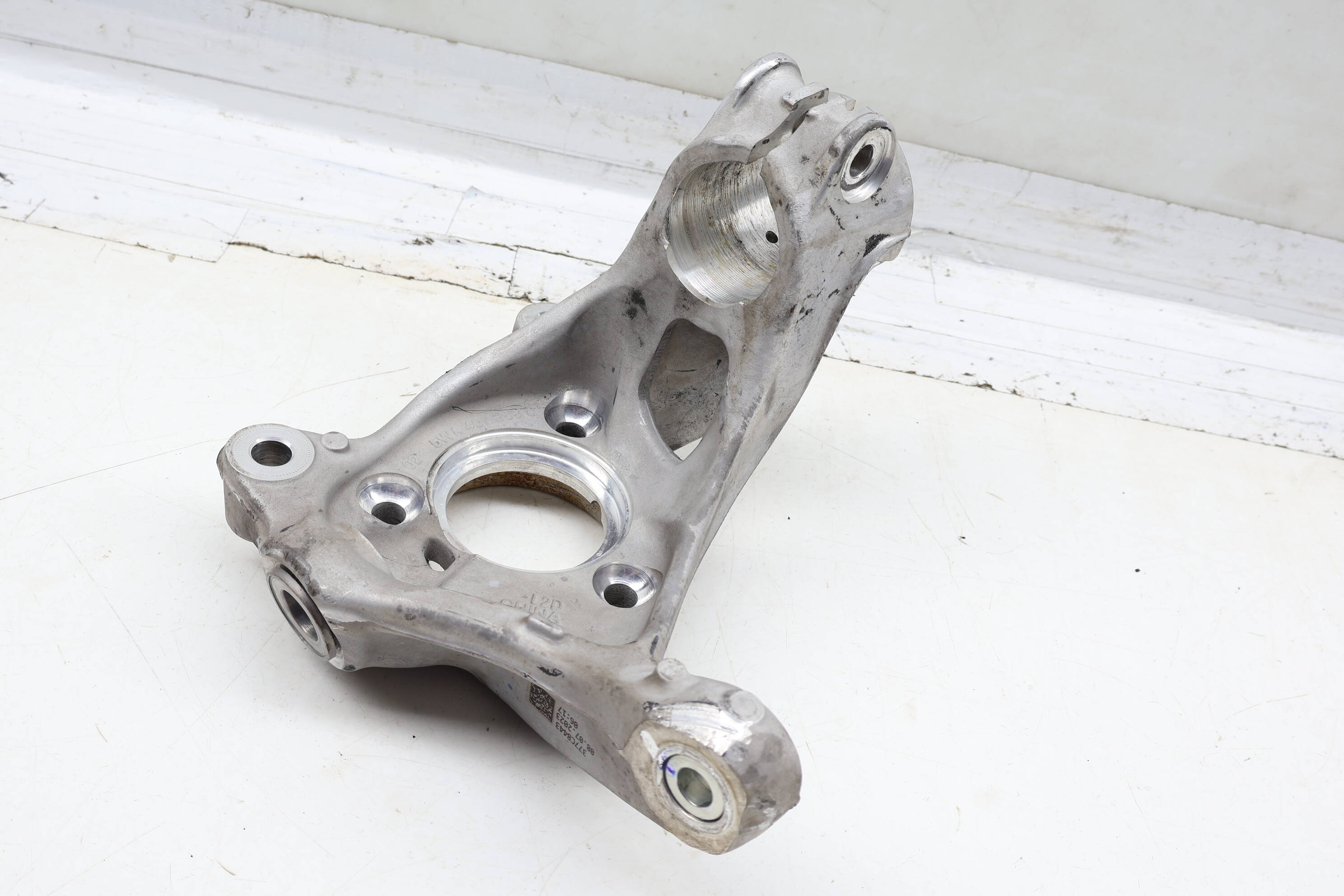 Spindle Knuckle / Wheel Bearing Housing 5WA407258C