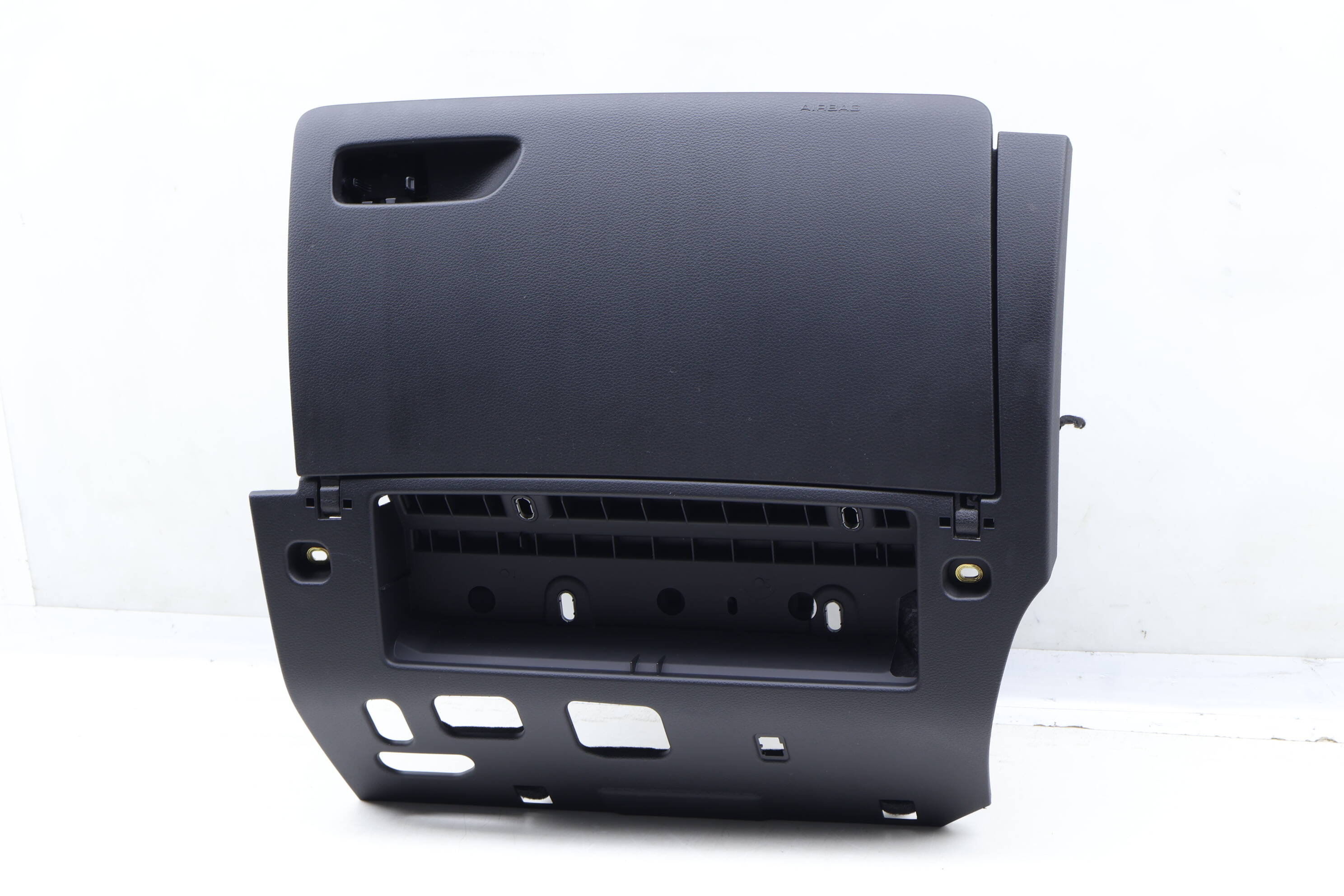 Glove Box / Compartment 8V5880302A