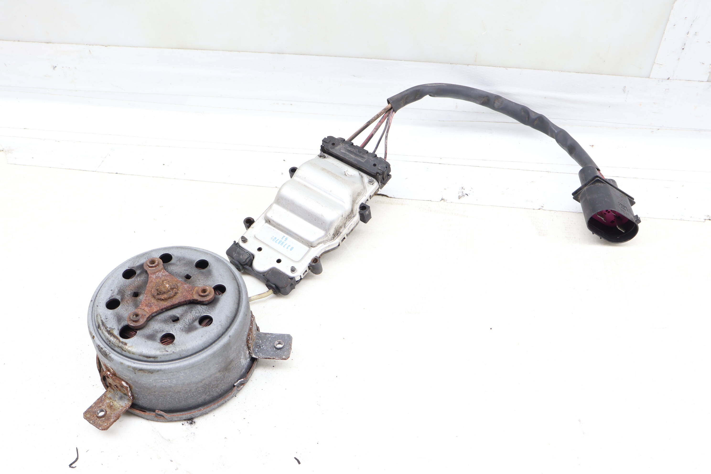 Cooling Fan Motor / Control Unit 7L0959455F