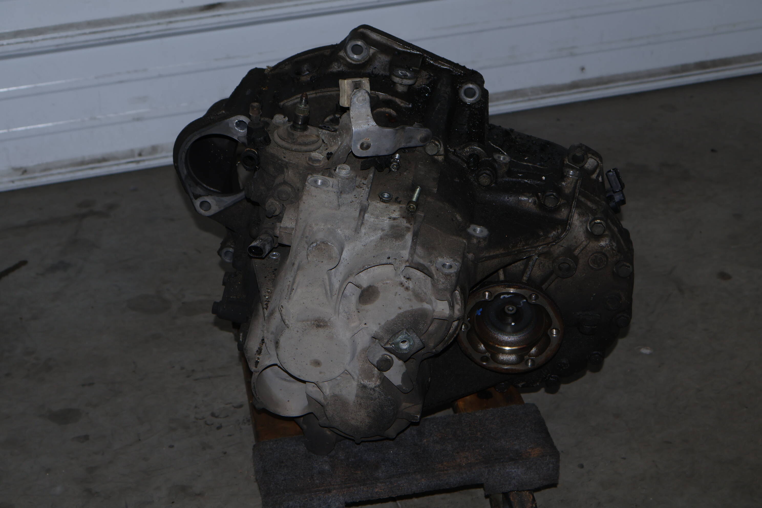 6-Speed Manual Quattro Transmission 02M300012