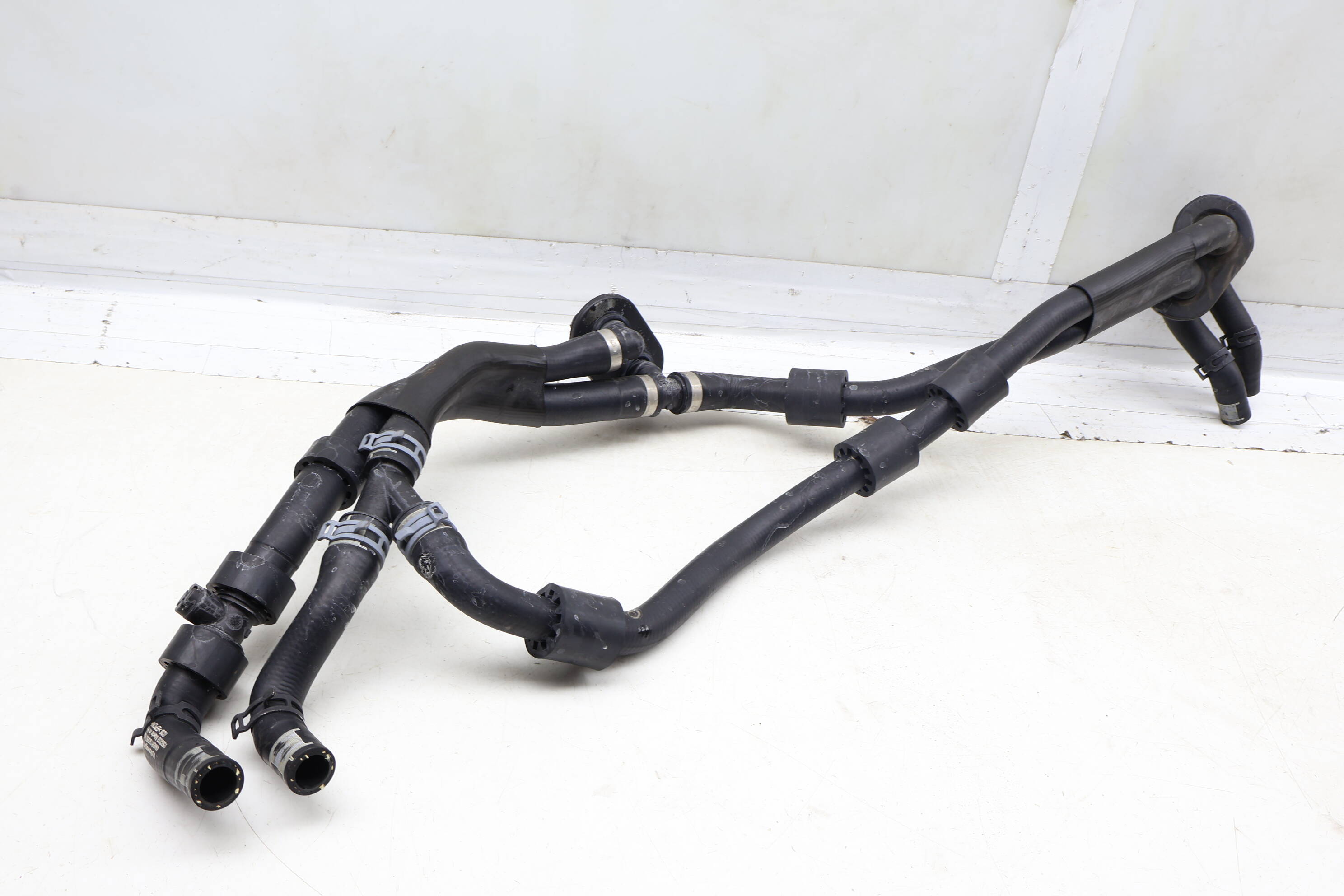 Primary Hvac Heater Coolant Hose Assembly 4M8819350